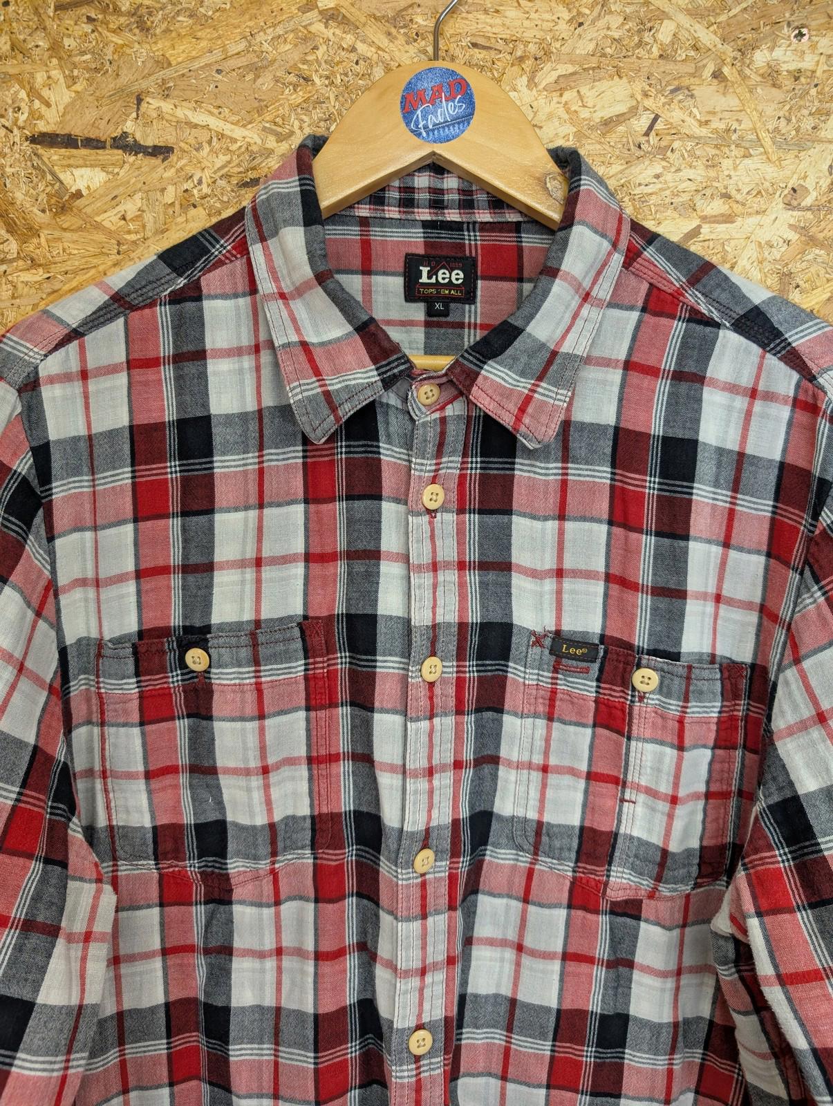 Lee Plaid Shirt Mens XL Button-Up Shirt Check Cheese Cloth Cotton Red Grey Black