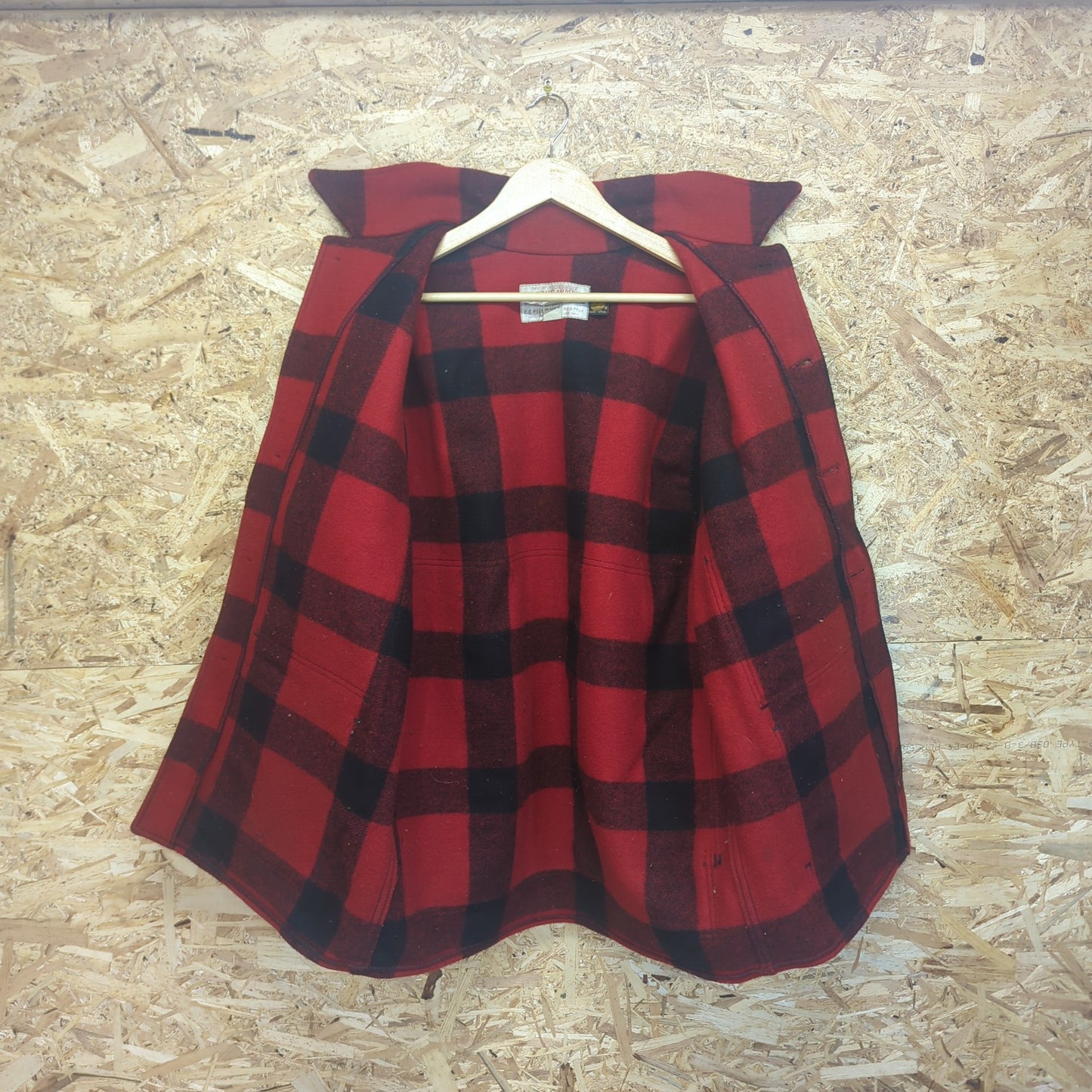 Filson Buffalo Plaid Red Black Lot 83 Double Mackinaw Wool Jacket Vintage 44 XL