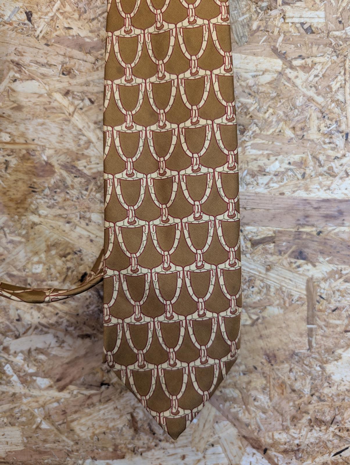 Aquascutum Silk Tie 61" 155cm Made In England Gold Brown Beige Red Chain Pattern