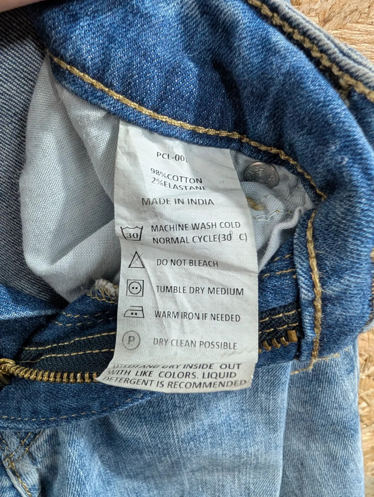 Levis Jeans Womens W28 L28 Light Blue Wash Denim Stretch Slim Fit Zip Fly