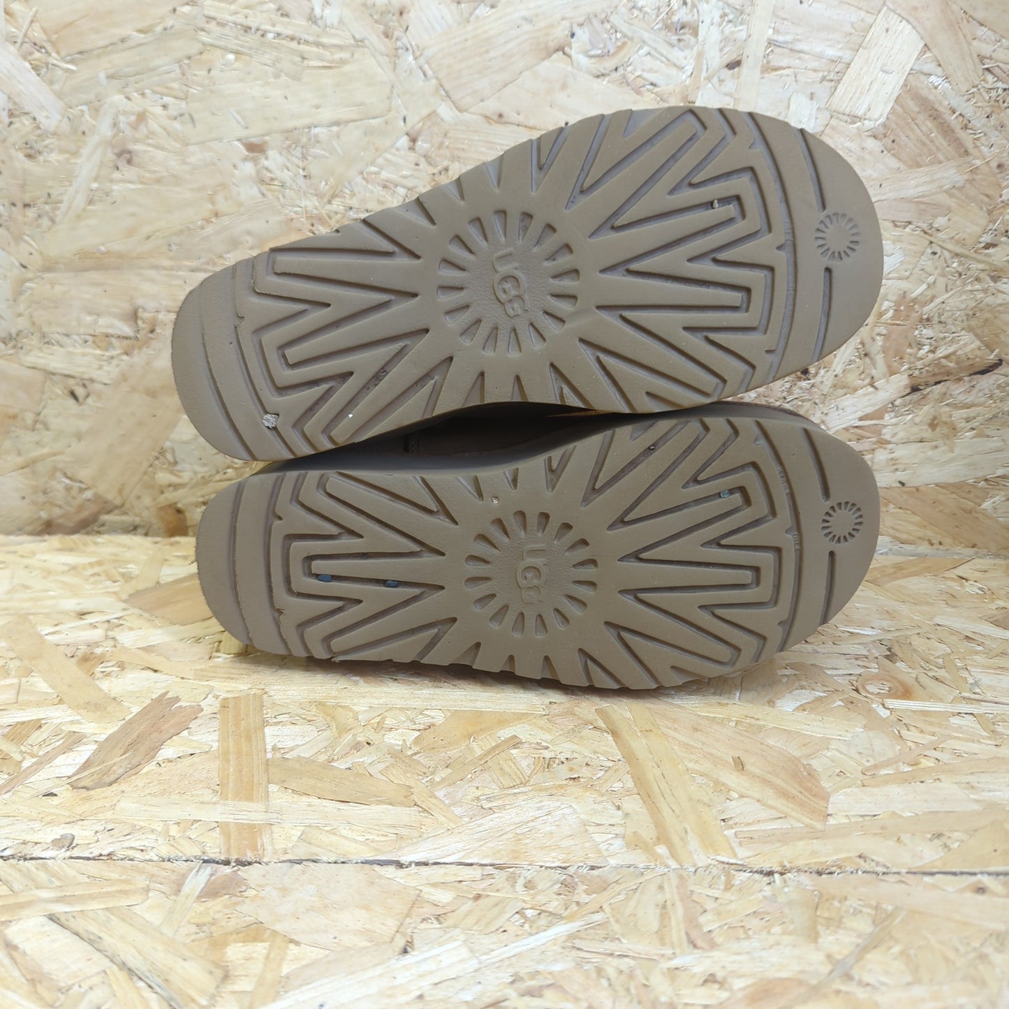 UGG Classic Ultra Mini Maxi Curly Boots Chestnut Brown Snug Boots UK 5 6 EU 38