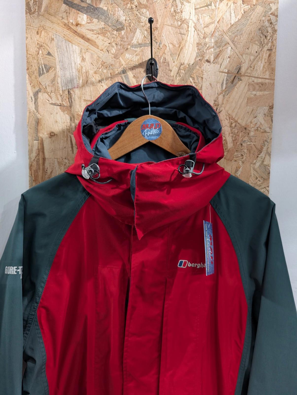 Berghaus Gore-Tex XCR Jacket Womens 12 Medium Waterproof Outdoor Hiking Red Grey