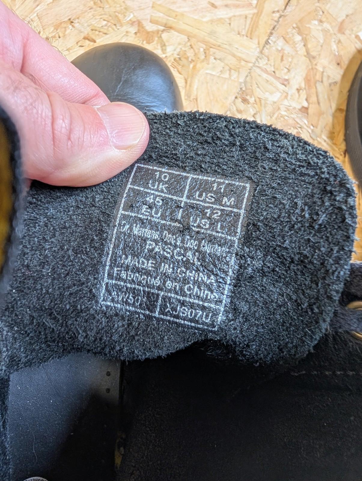 Dr Martens 1460 Boots Mens UK 10 Black Leather Vintage Retro Combat Skinhead