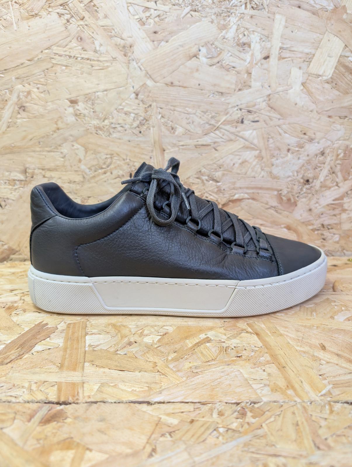 Balenciaga UK 8 EU 42 Arena Leather Low Trainers Grey Lace Cream Sole