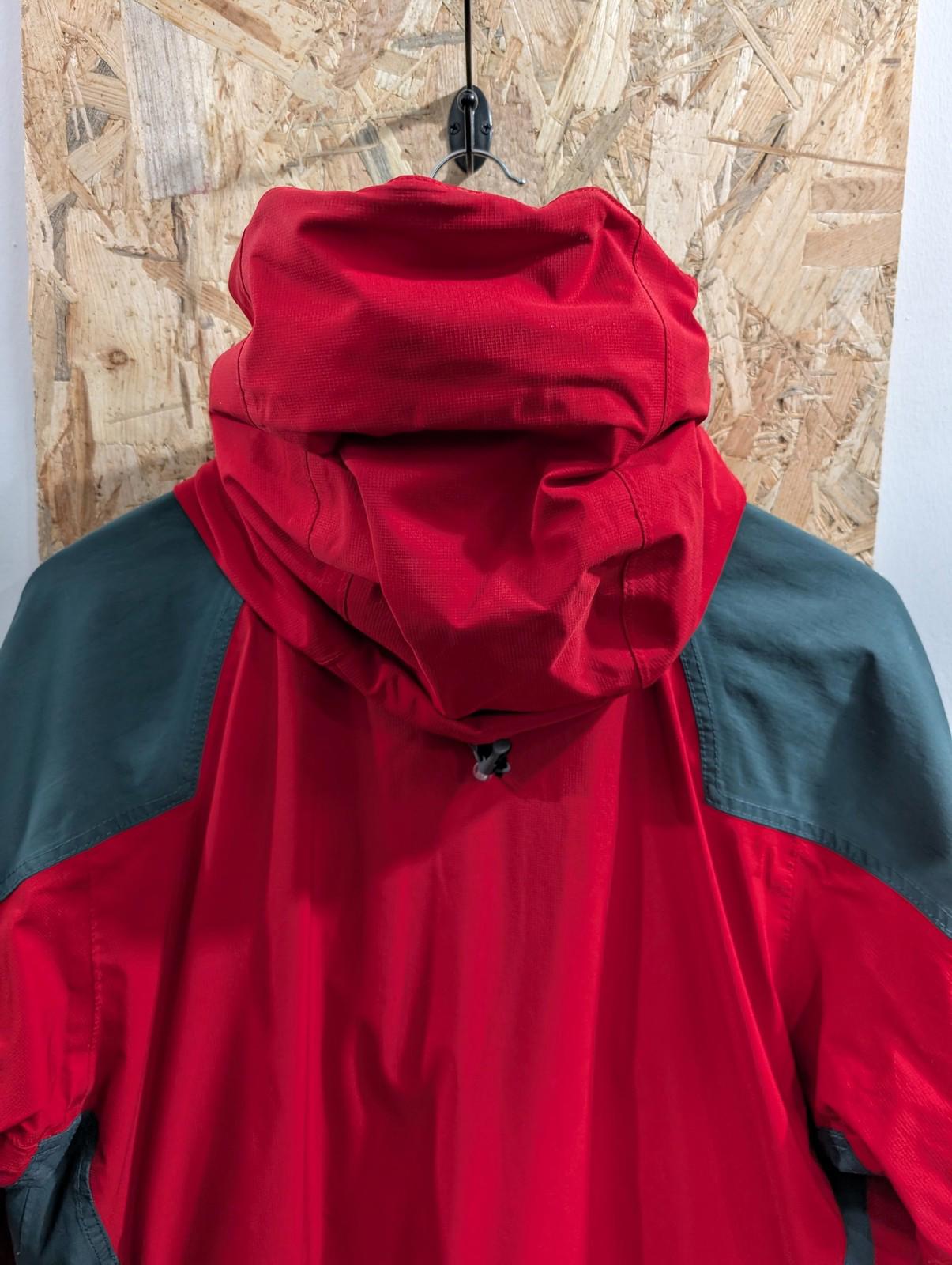 Berghaus Gore-Tex XCR Jacket Womens 12 Medium Waterproof Outdoor Hiking Red Grey