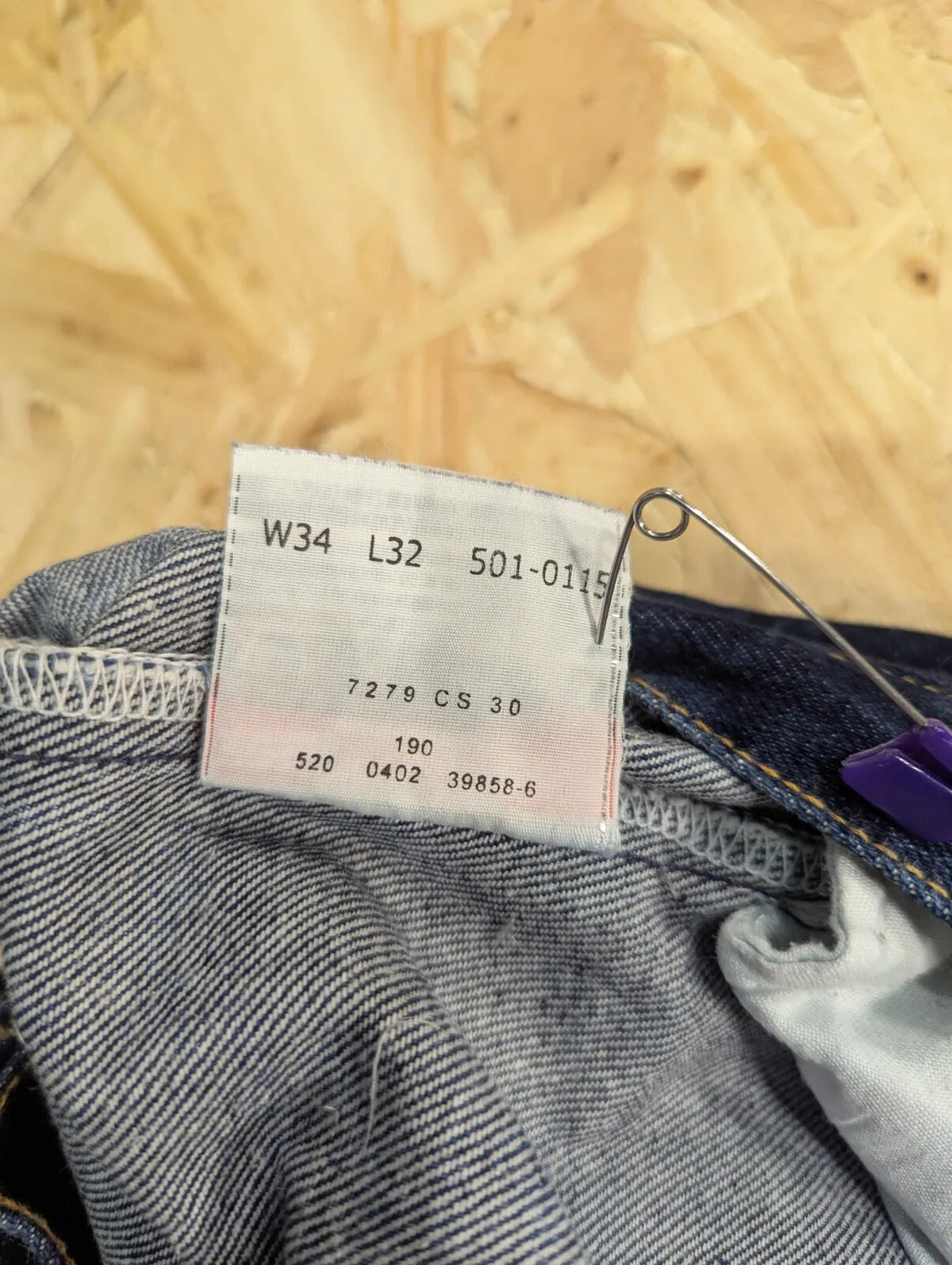 Levis 501 Jeans Mens W34 L32 Dark Blue Wash Denim Button USA Made 2002 Vintage