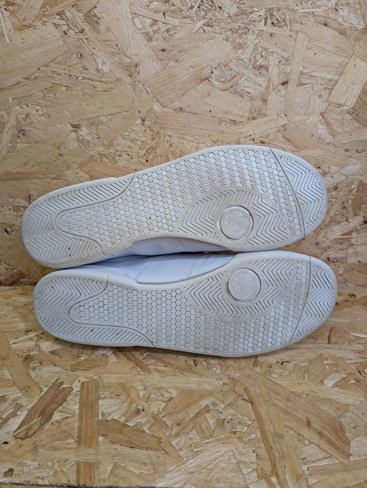 Fred Perry B722 Trainers UK 10 Mens Low Top White Leather Casual Shoes Lace Up