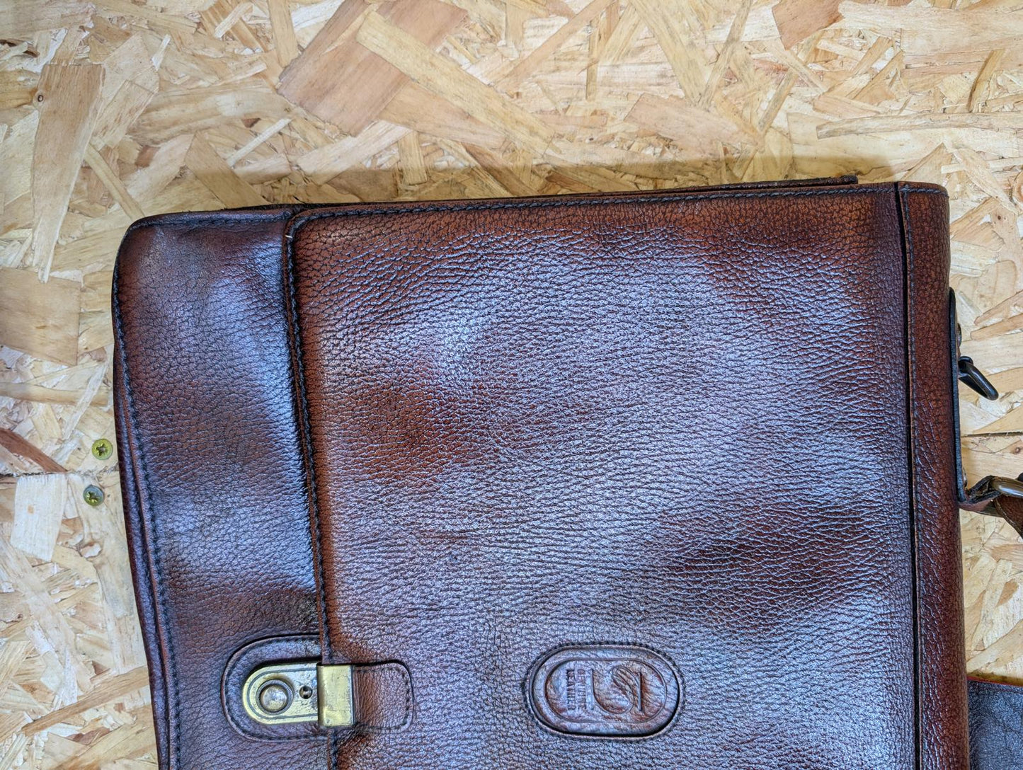 Quality Leather Burgundy 16 " Messenger Bag Medium Briefcase Satchel Book Strap