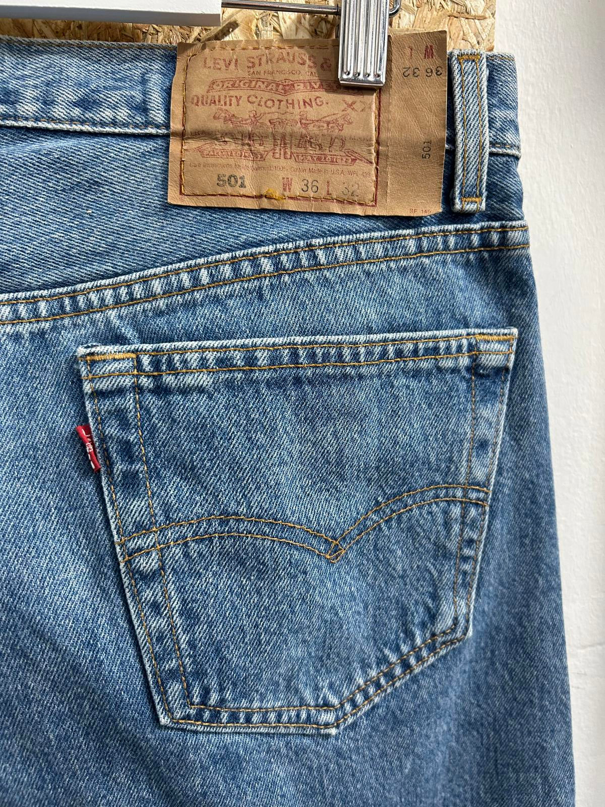 Levis 501 Jeans W36 L26 Made in USA Vintage 90s Mid Wash Blue Denim