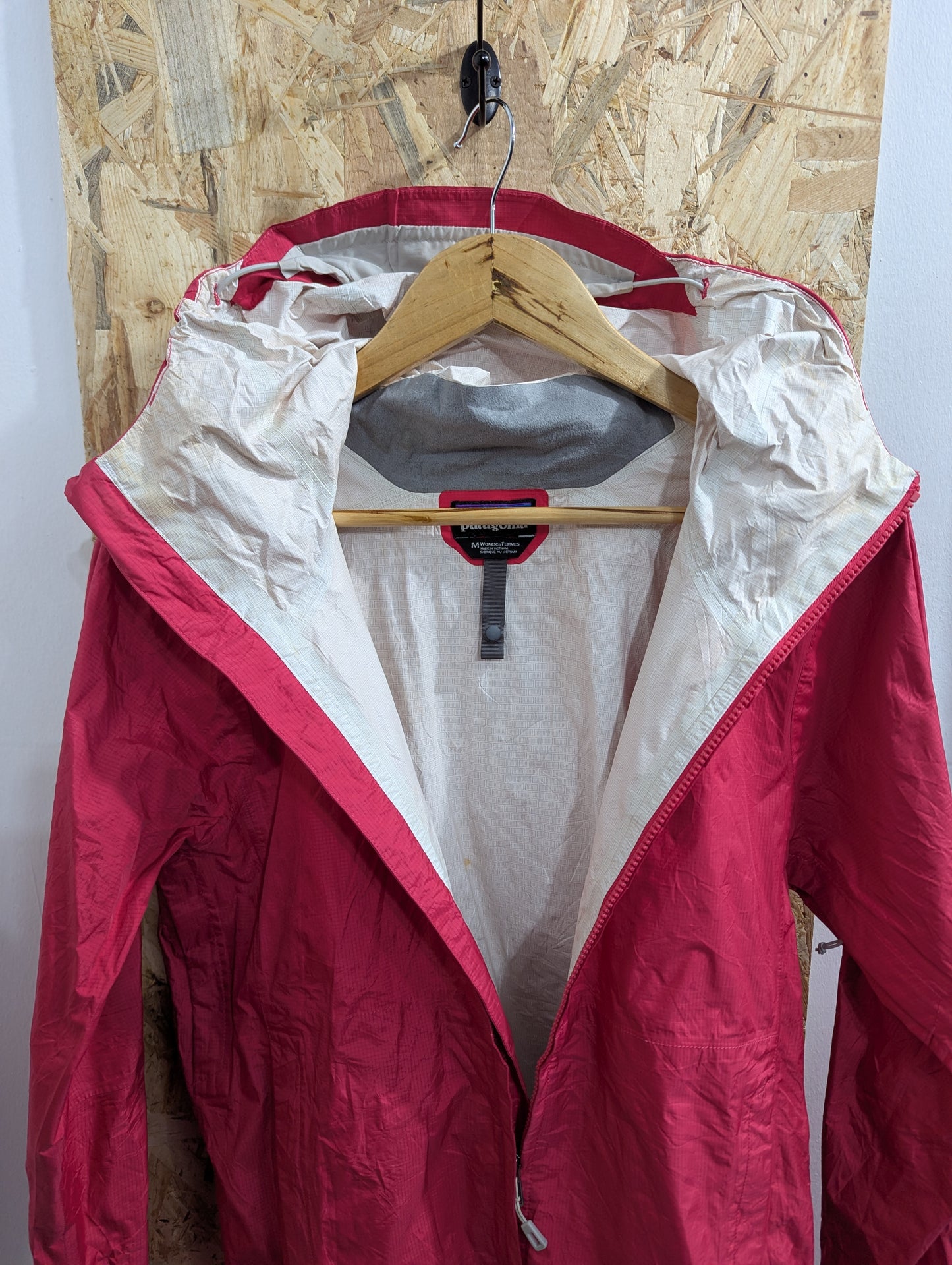 Patagonia Torrentshell Jacket Waterproof Anorak Raincoat Pink 83806 Medium