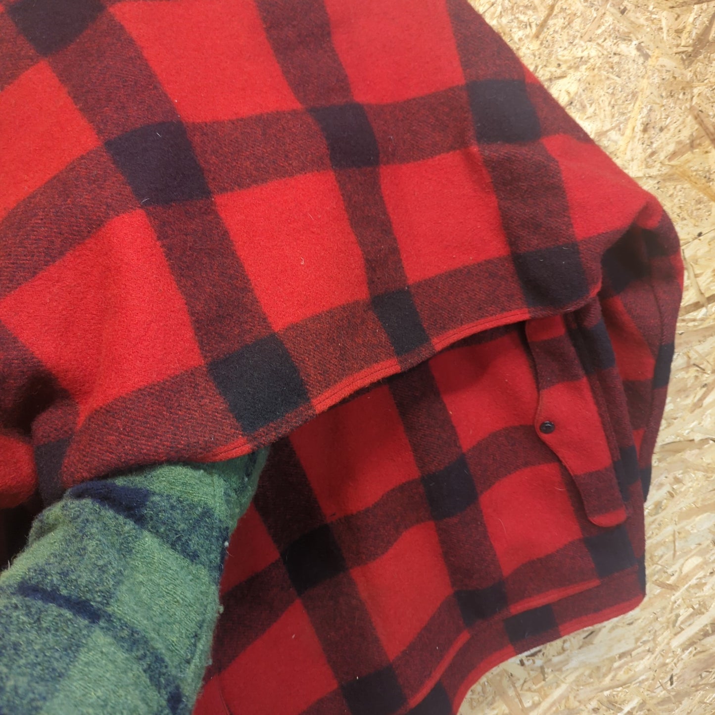 Filson Buffalo Plaid Red Black Lot 83 Double Mackinaw Wool Jacket Vintage 44 XL