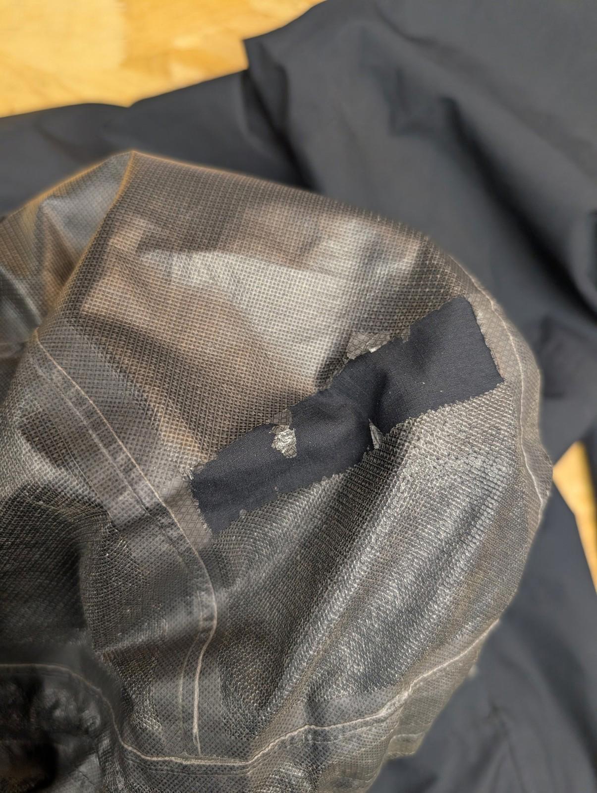 Rab Downpour Eco Jacket Medium Women Waterproof Windbreaker Outdoor Coat Black