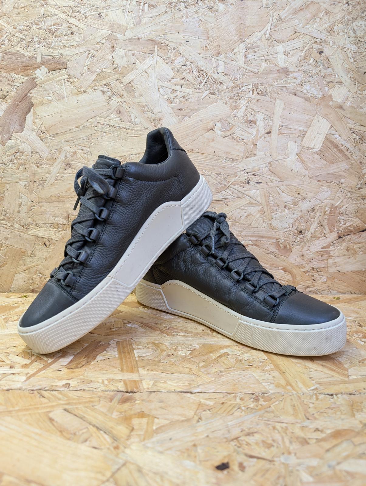 Balenciaga UK 8 EU 42 Arena Leather Low Trainers Grey Lace Cream Sole