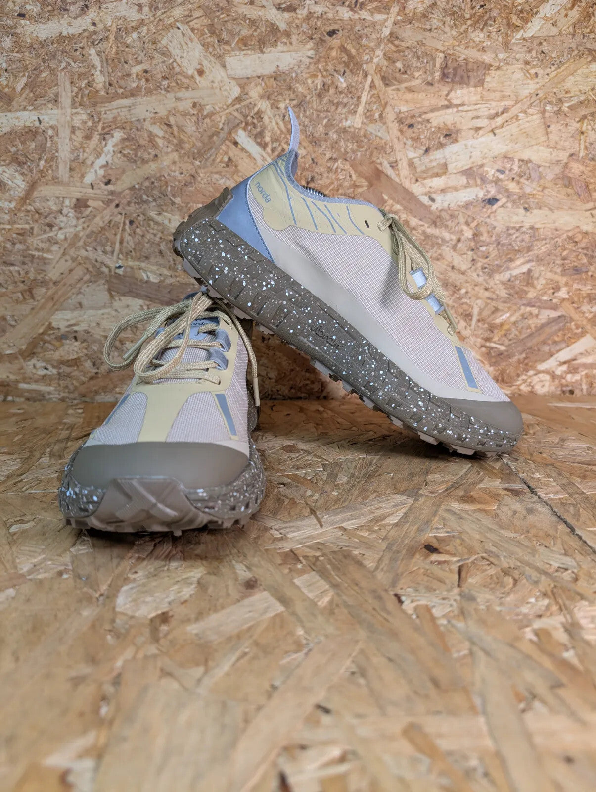 Norda 001 Trail Running Shoes UK7 Beige Mesh Synthetic Lug Sole Outdoor Hiking
