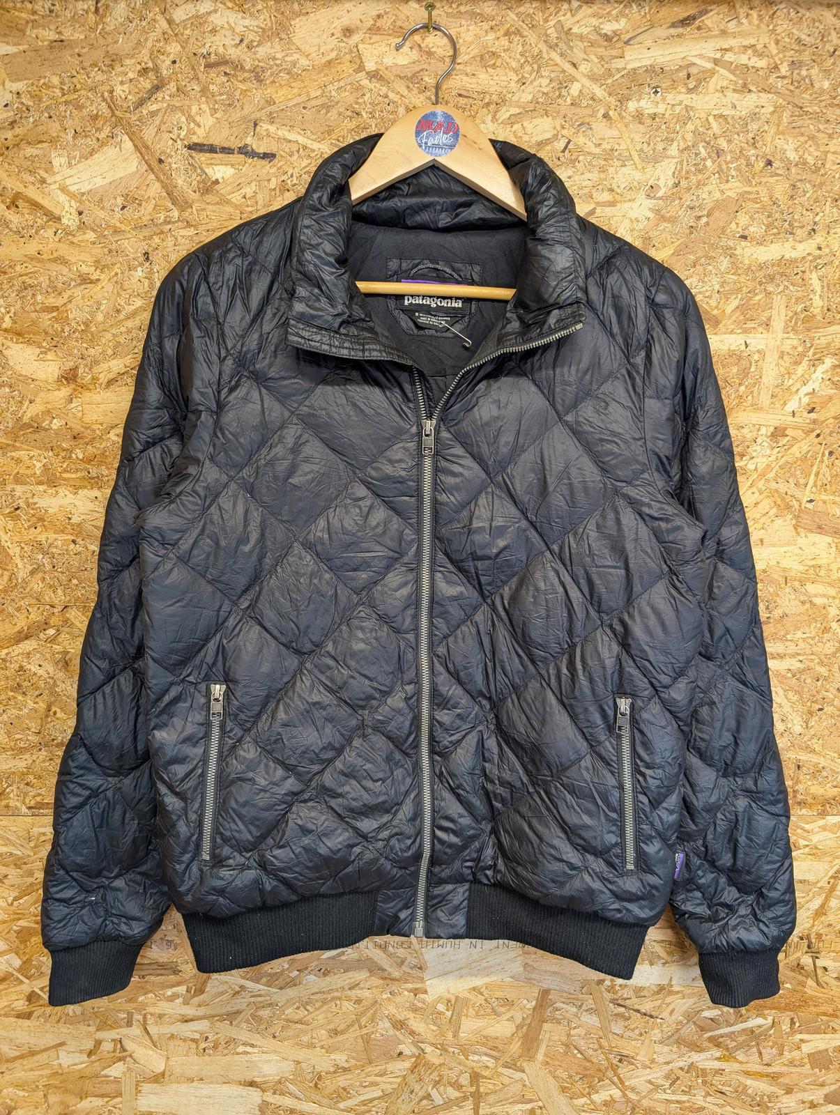 Patagonia Prow Bomber Jacket Small Women Puffer Quilted Black Duck Feather Zip