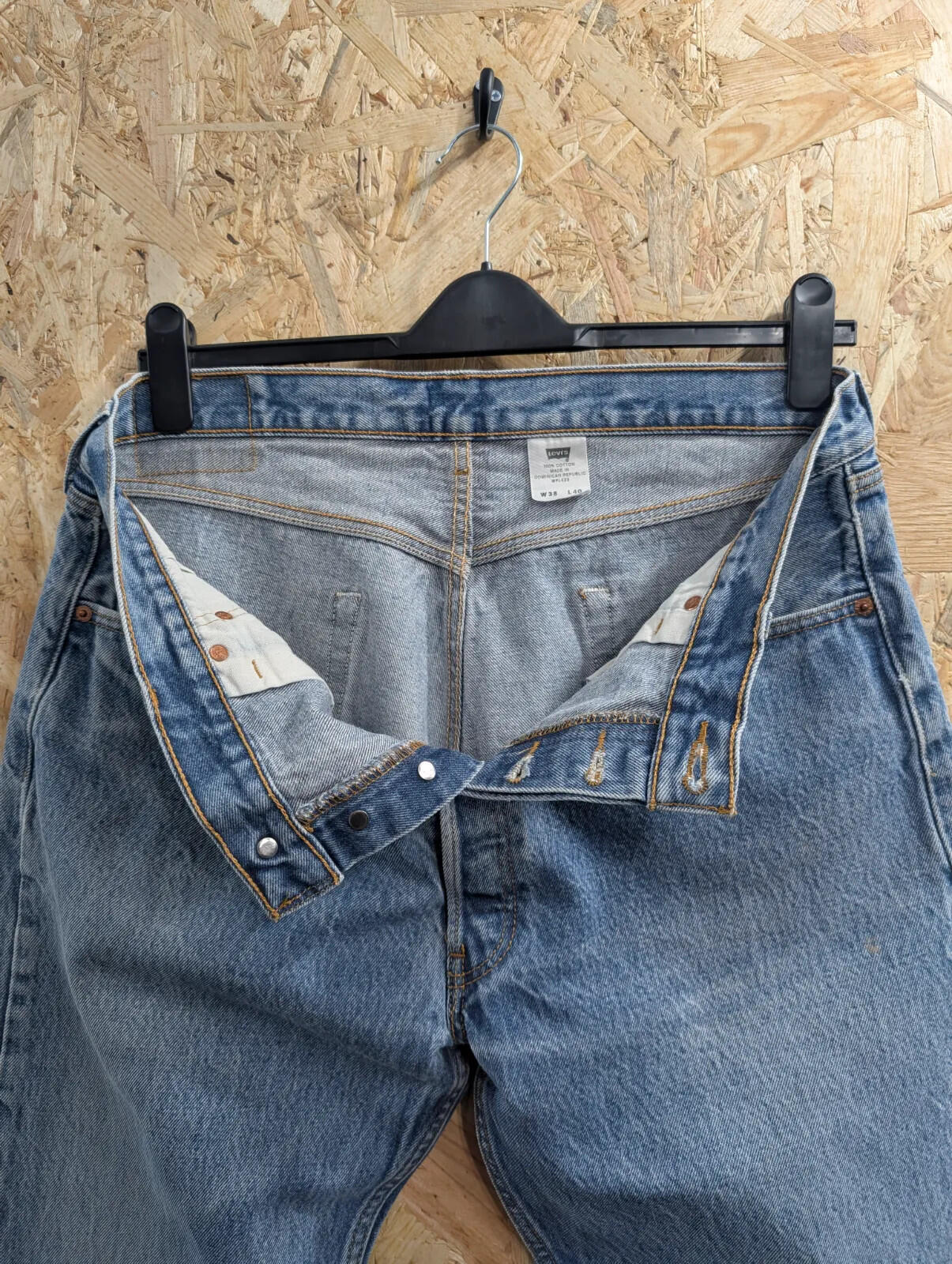 Vintage Levis 501 XX Jeans Mens W38 L37 Mid Blue Denim Straight Button Fly
