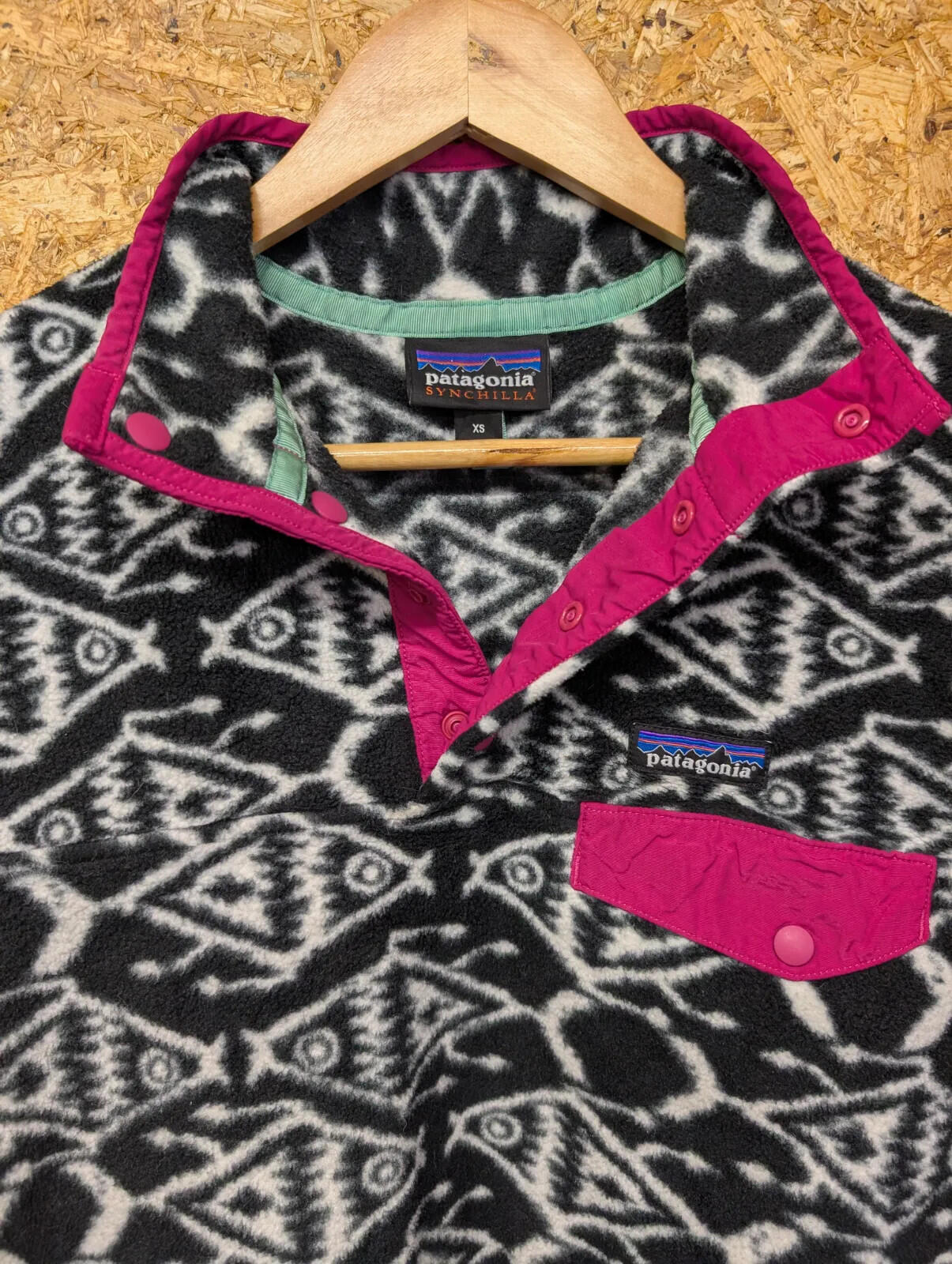 Patagonia Fleece Pullover Women XS Black White Pink Synchilla Geometric Snap-T