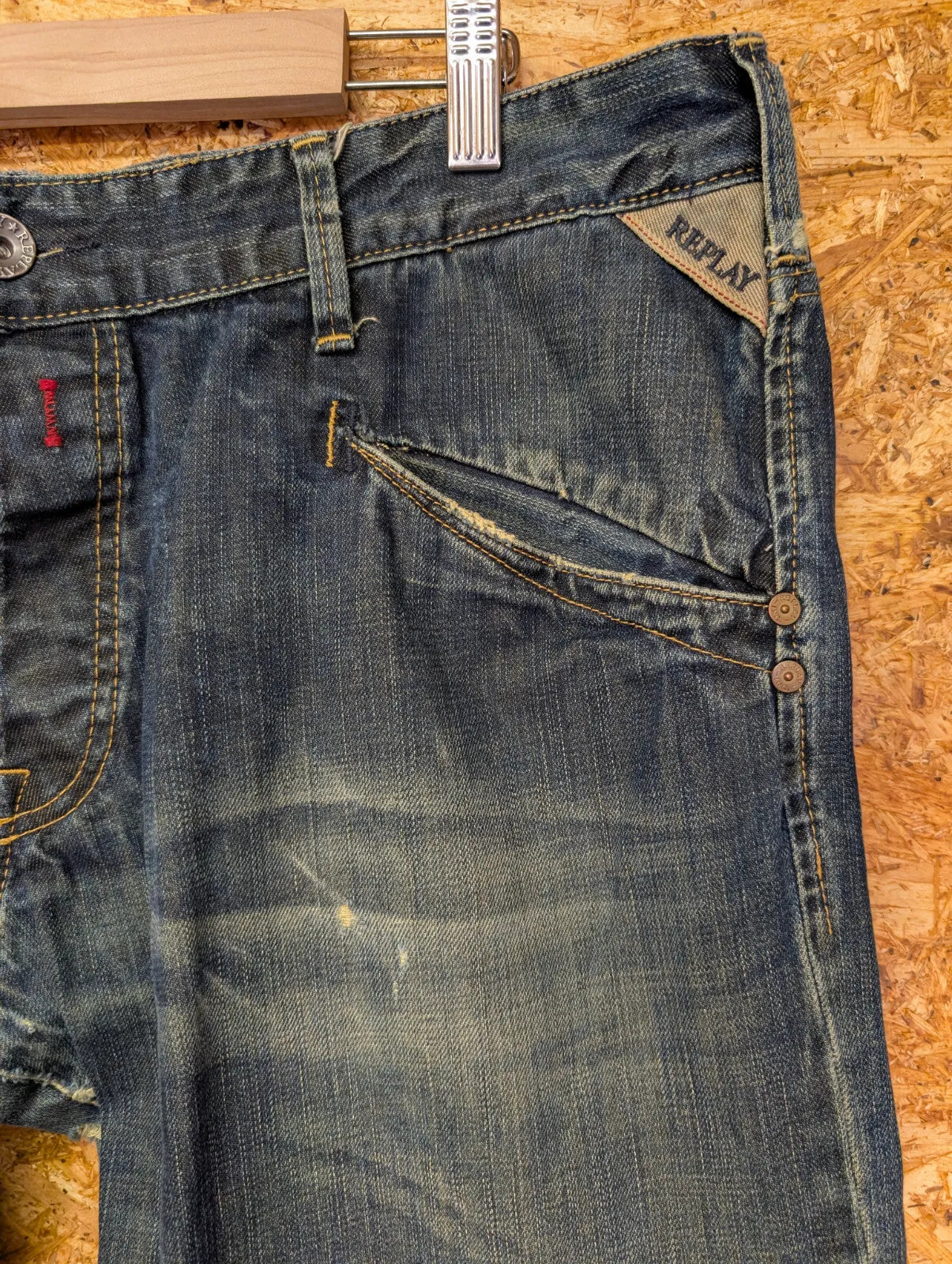Replay Jeans Mens W38 L34 Dark Blue Wash Denim Distress Cinch Buckle Back Y2K
