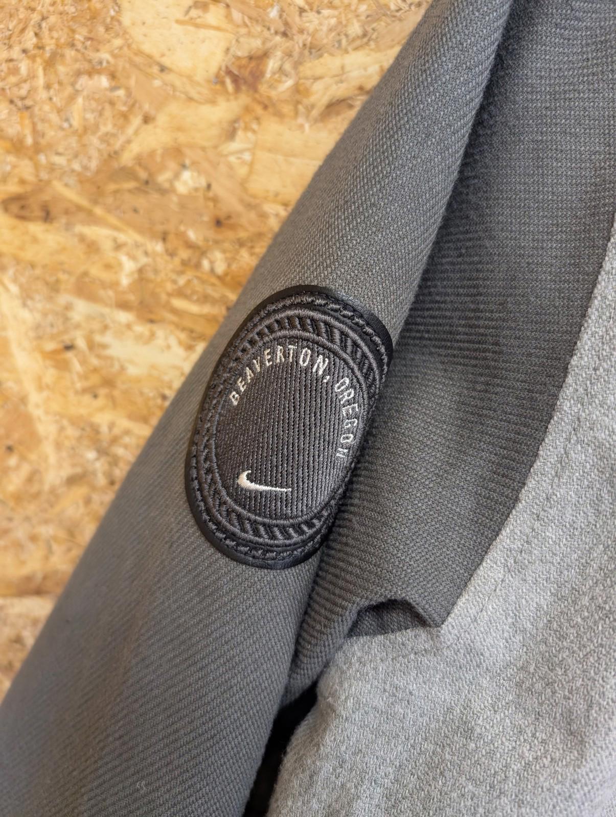 Nike Storm-FIT Snowboard Jacket Medium Men Ski Hooded Waterproof Grey Winter