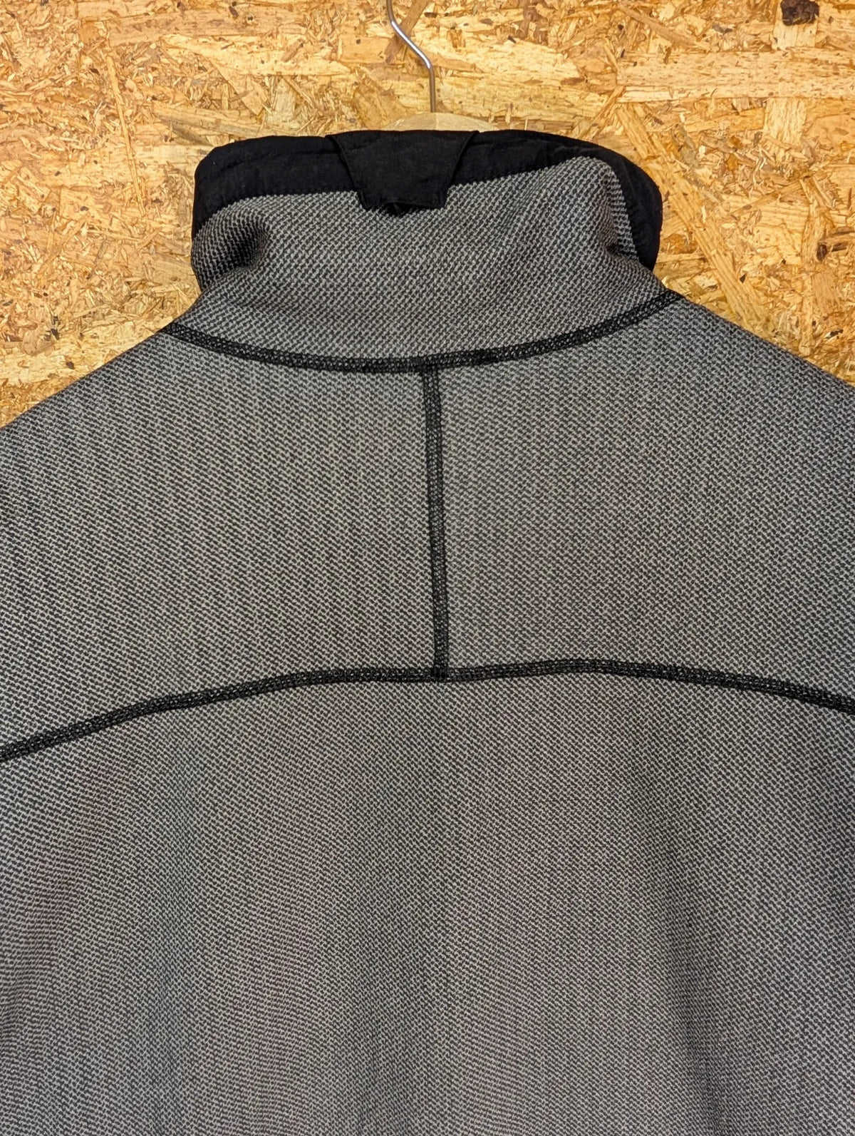 Patagonia R2 Granular Fleece Jacket Mens Large Grey Black Zip Hiking Walking