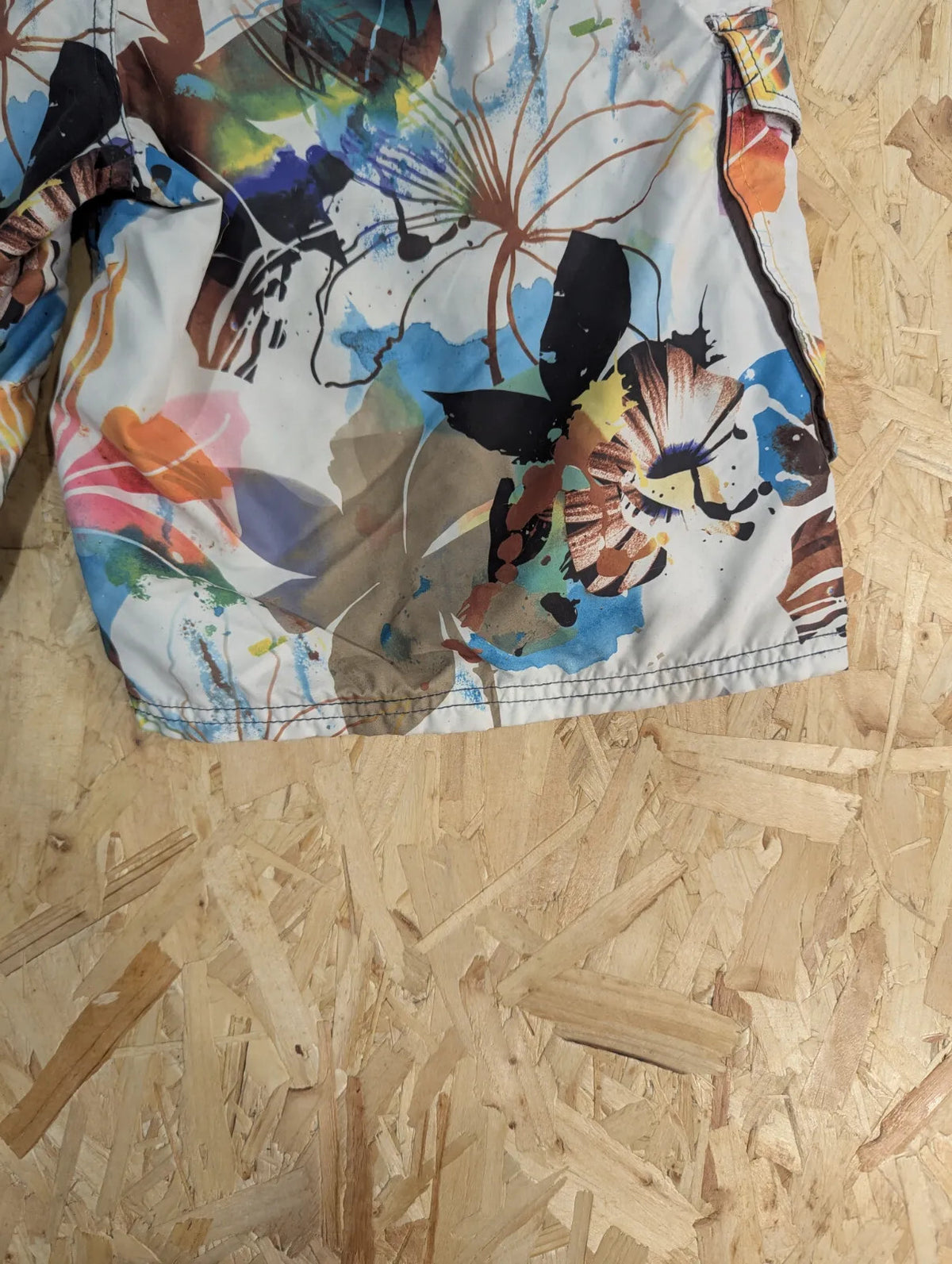 O'Neill Board Shorts Mens W33 White Vintage Y2K Abstract Floral Print Swim Surf
