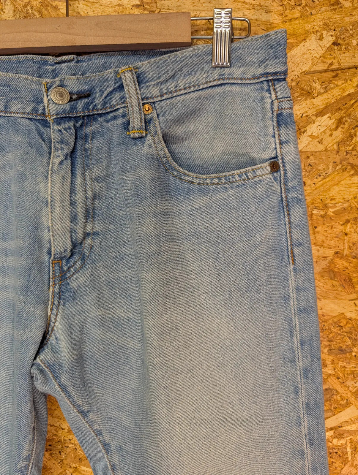 Levis 527 Jeans Mens W33 L30 Light Blue Wash Denim Bootcut Vintage Leather Patch