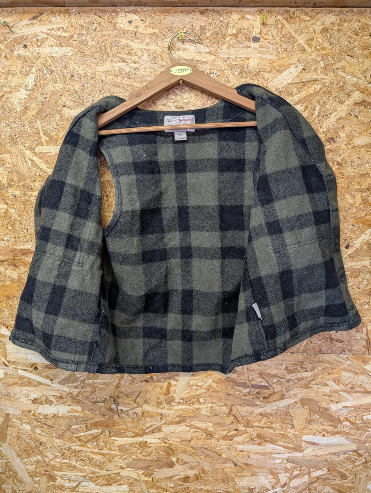 Filson Mackinaw Check Wool Vest Men Medium 40 Green Black Gilet USA Pocket Plaid