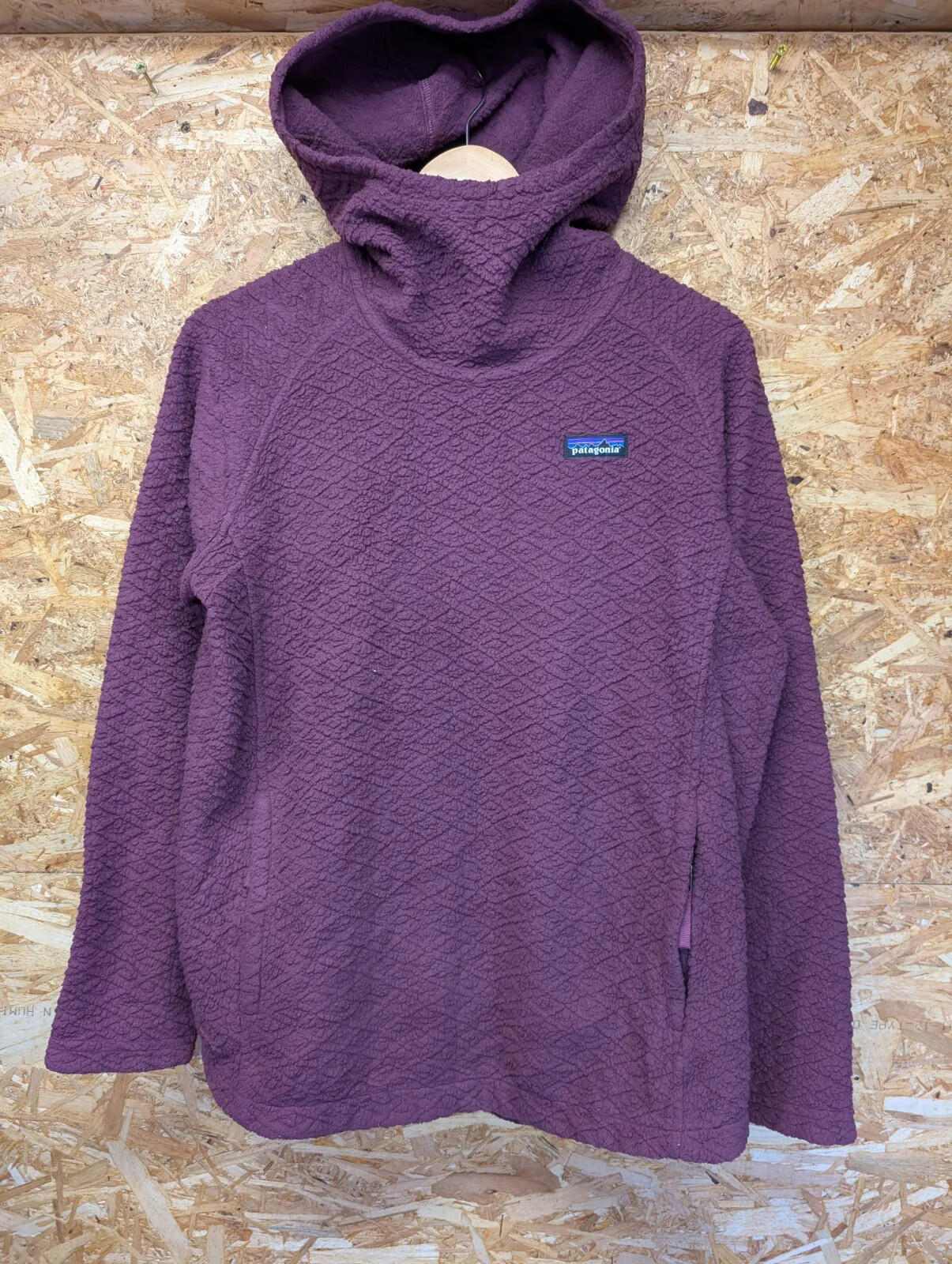 Patagonia Fleece Hoodie Womens Large Pullover Purple Pullover Top Gym Pockets