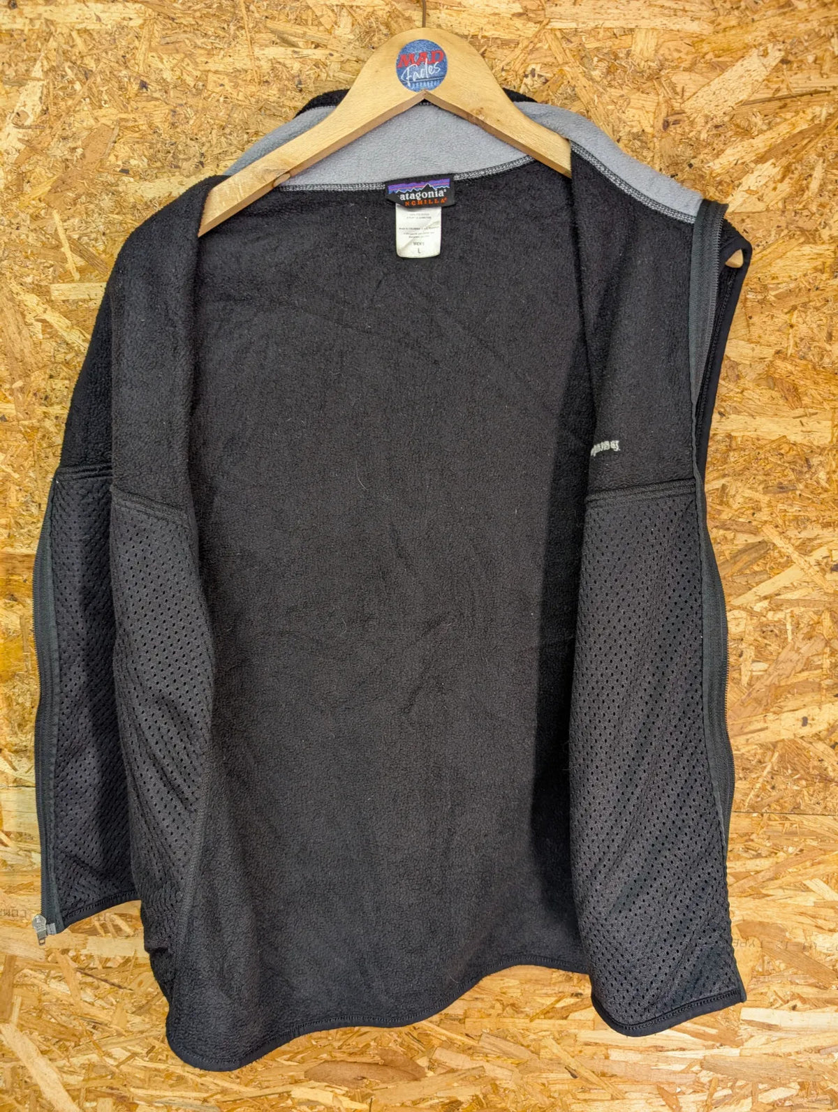 Patagonia Synchilla Fleece Vest Mens Large Black Full Zip Hiking Walking Gilet