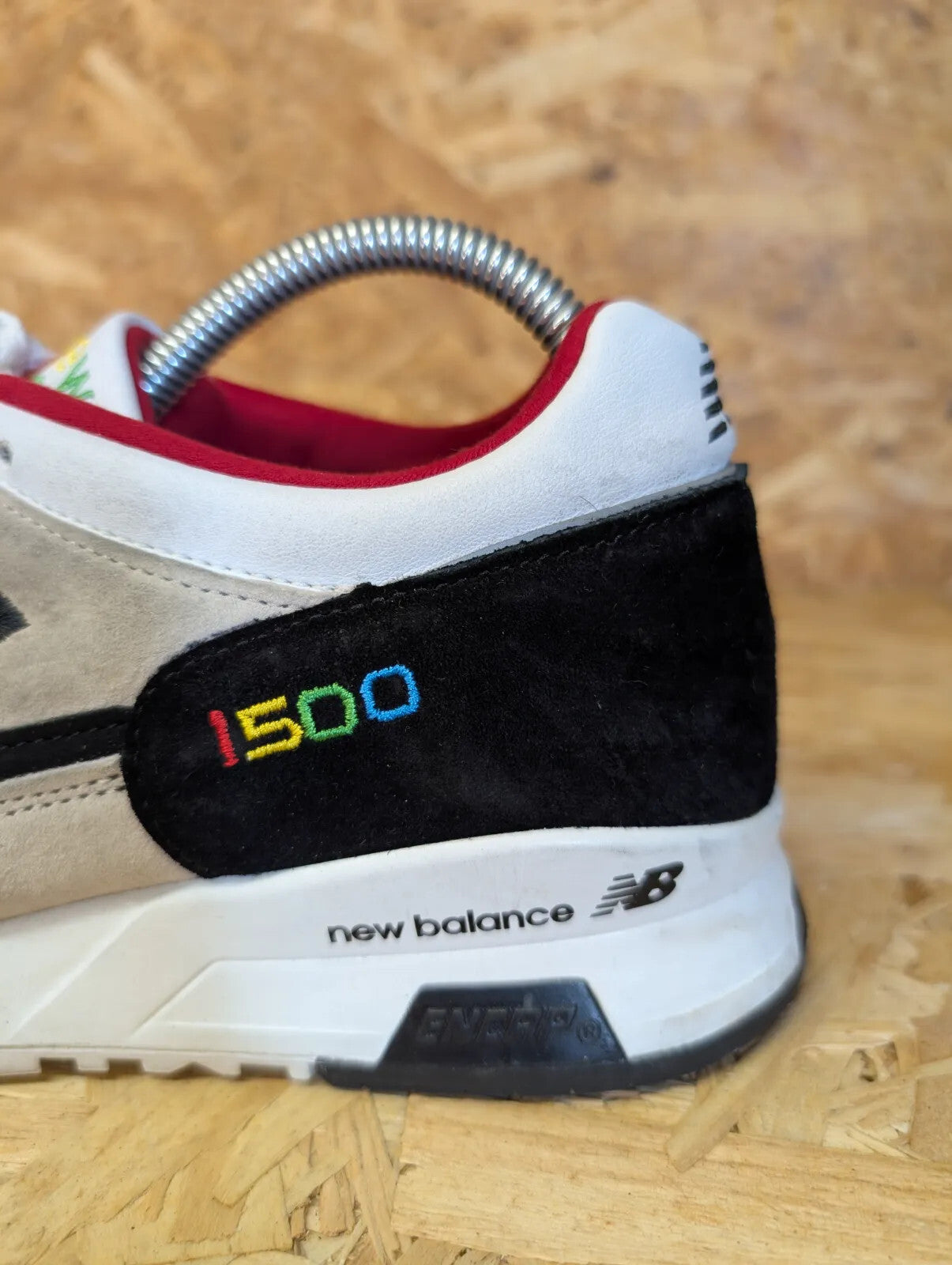 New Balance 1500 PWK Trainers UK 7.5 White Black Grey Red Suede Lace Rainbow