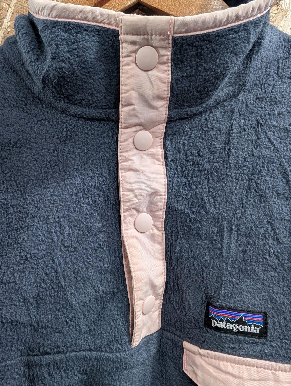 Patagonia Synchilla Fleece Girls Age 12-14 XL Pullover Top Grey Pink Snap-T