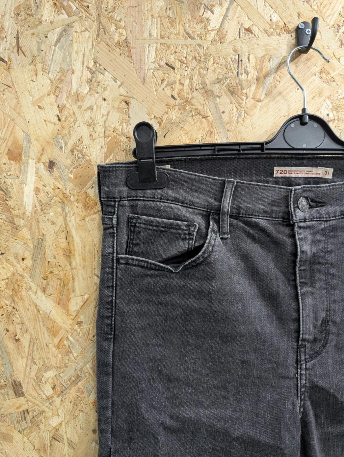 Levis 720 High Rise Super Skinny Jeans Size 8 W31 L30 Women Black Stretch Slim