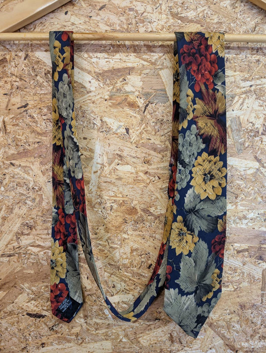 Hugo Boss Silk Tie 61" 154cm Made In Italy Navy Blue Red Floral Pattern