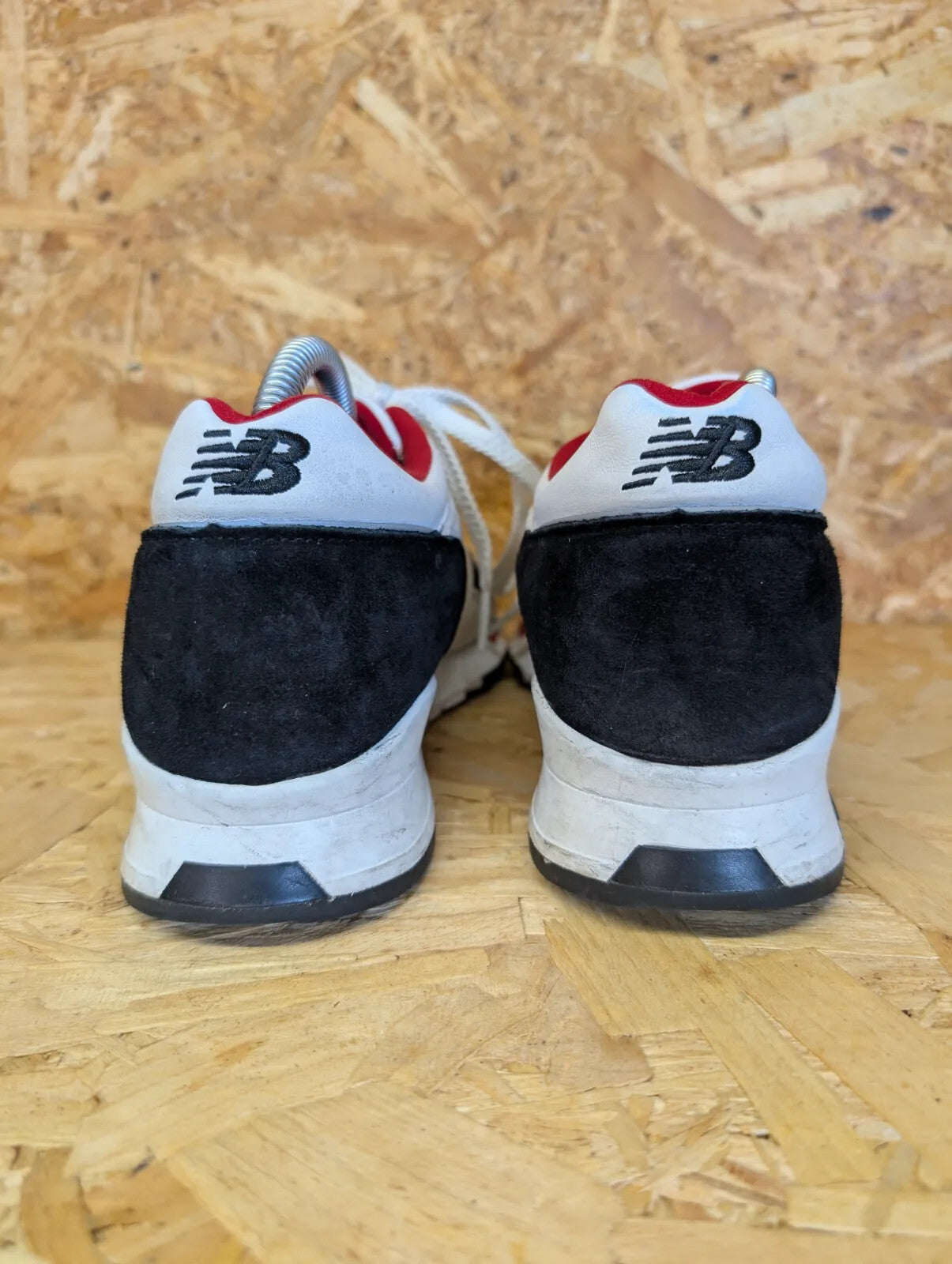 New Balance 1500 PWK Trainers UK 7.5 White Black Grey Red Suede Lace Rainbow