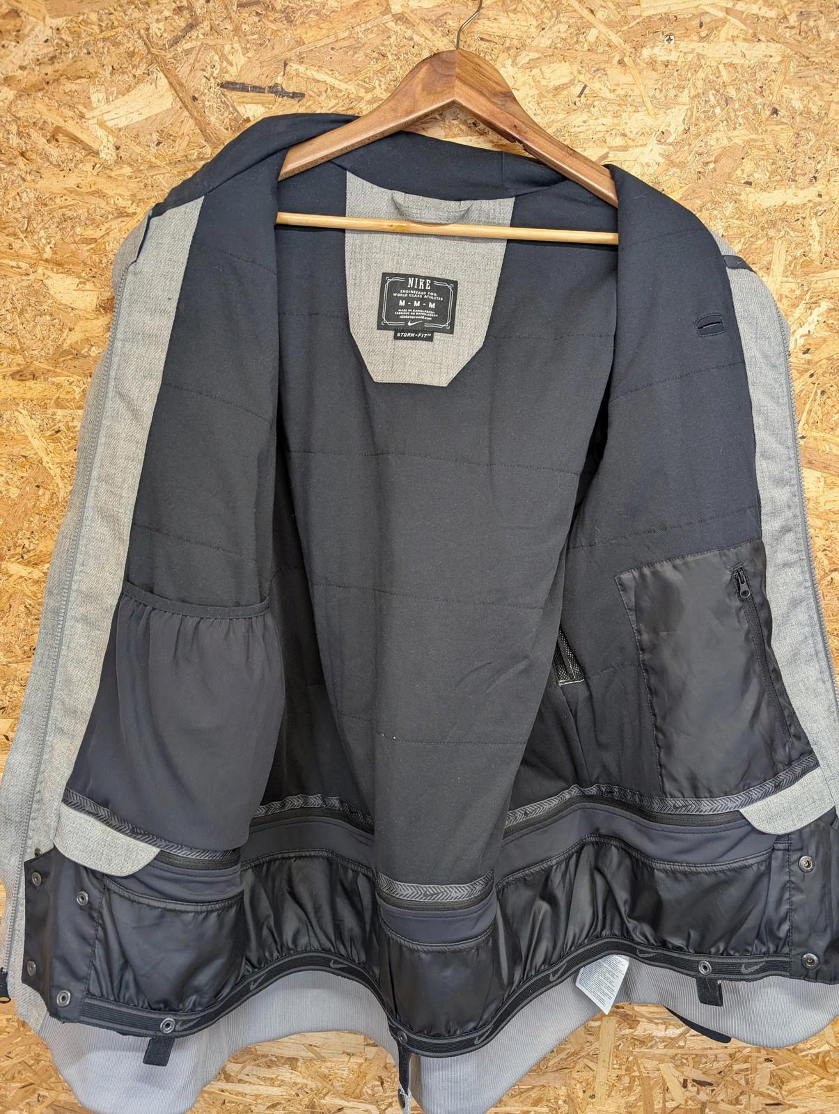 Nike Storm-FIT Snowboard Jacket Medium Men Ski Hooded Waterproof Grey Winter