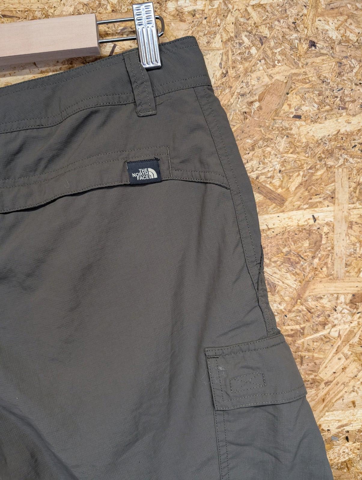The North Face Cargo Shorts Men 32 Outdoor Nylon Green Casual Utility