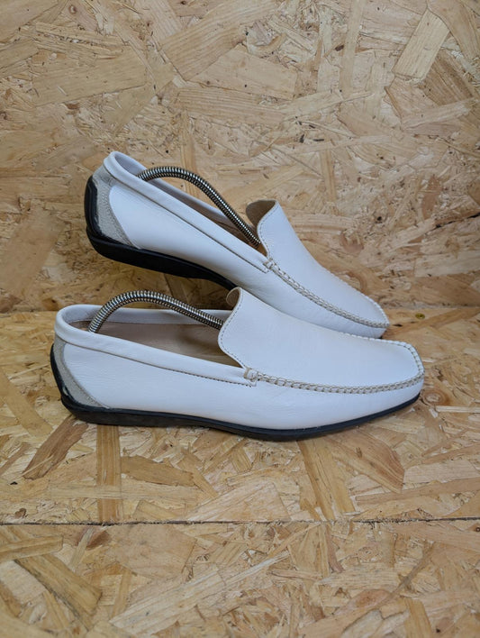Budberchic by Miss Chelis Shoes 9 UK 43 EU White Leather Loafers Driving Slip