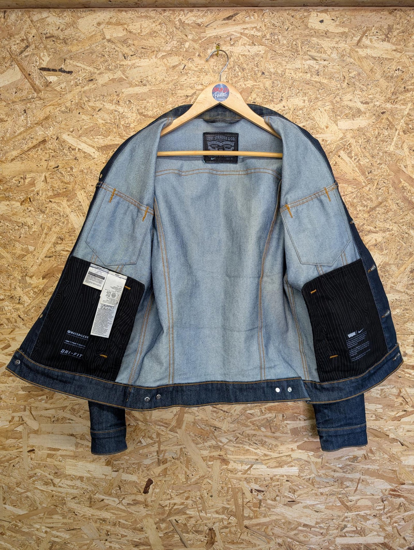 Levis X Nike SB Trucker Jacket Mens Size Small Blue Denim Jean Collab Rare