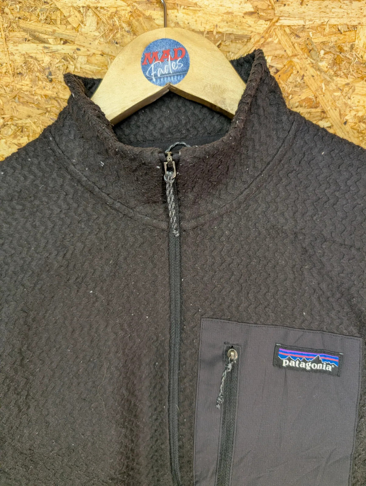 Patagonia R1 Fleece Pullover Mens Medium Black 1/2 Zip Hiking Walking Layer