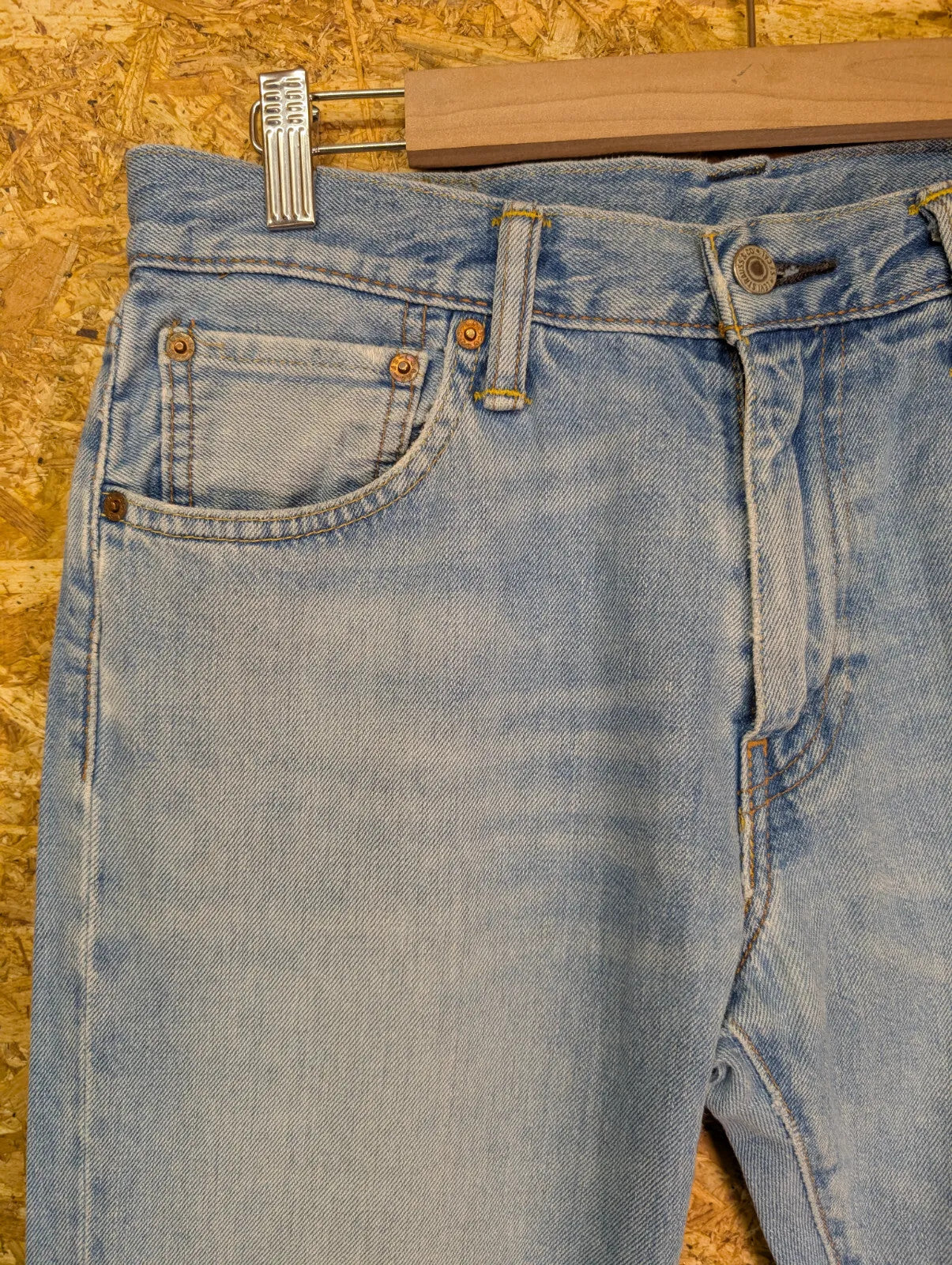 Levis 527 Jeans Mens W33 L30 Light Blue Wash Denim Bootcut Vintage Leather Patch