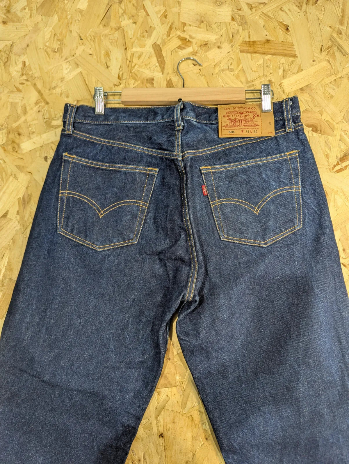 Levis 501 Jeans Mens W34 L32 Dark Blue Wash Denim Button USA Made 2002 Vintage