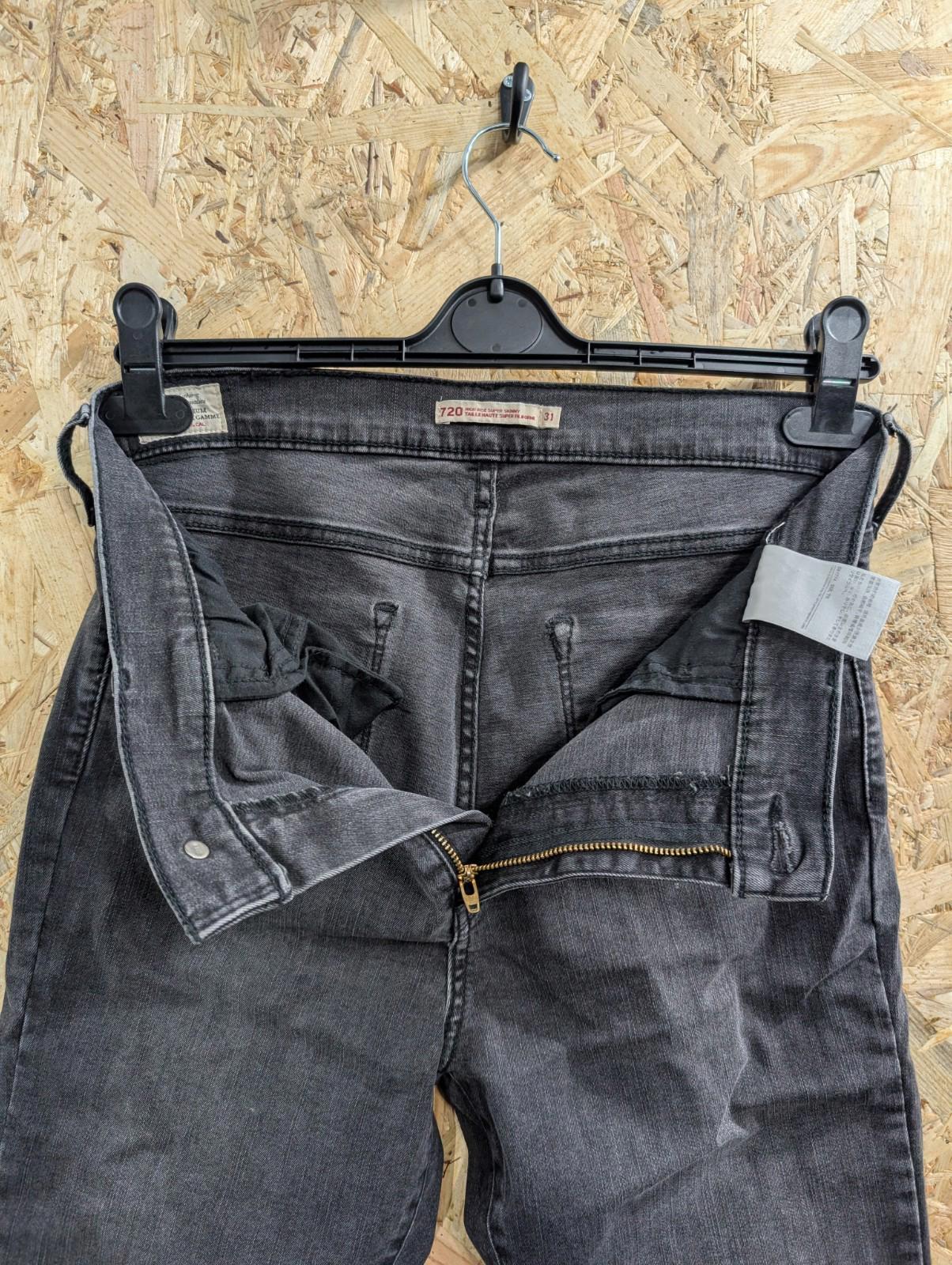 Levis 720 High Rise Super Skinny Jeans Size 8 W31 L30 Women Black Stretch Slim