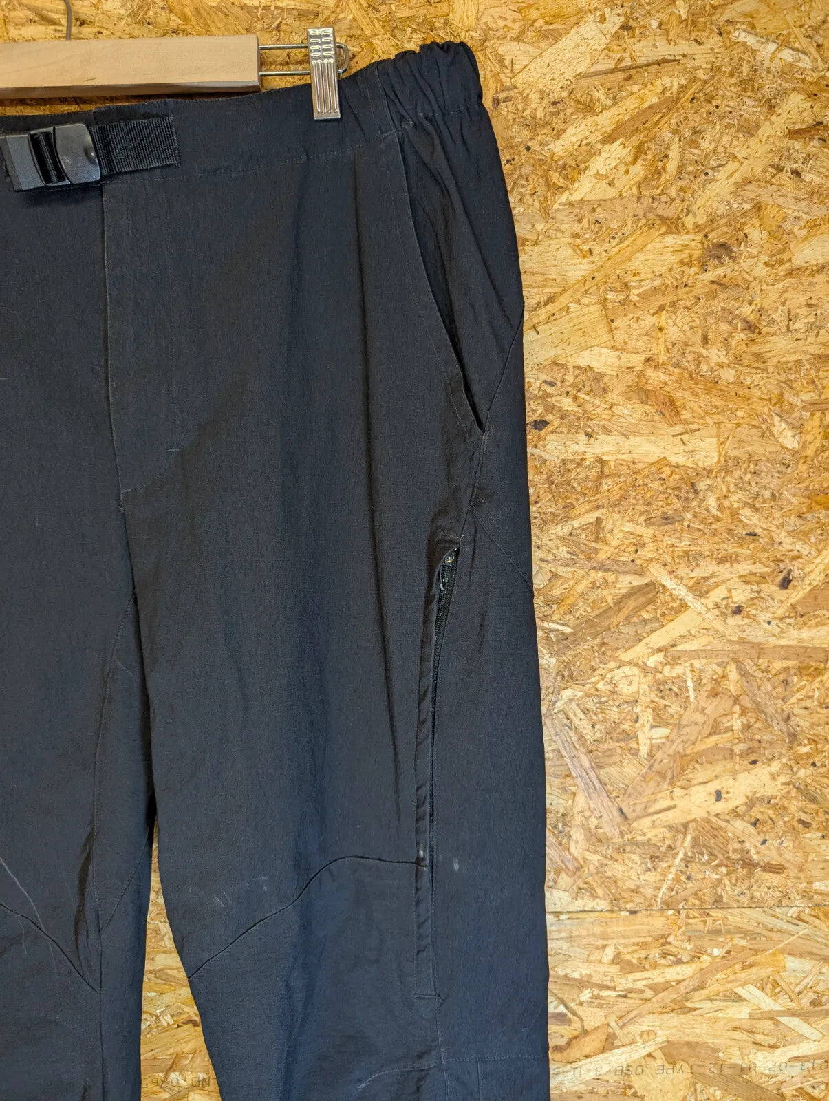 Berghaus Extrem Trousers Mens W36 L32 Black Zip Pockets Outdoor Hiking Walking