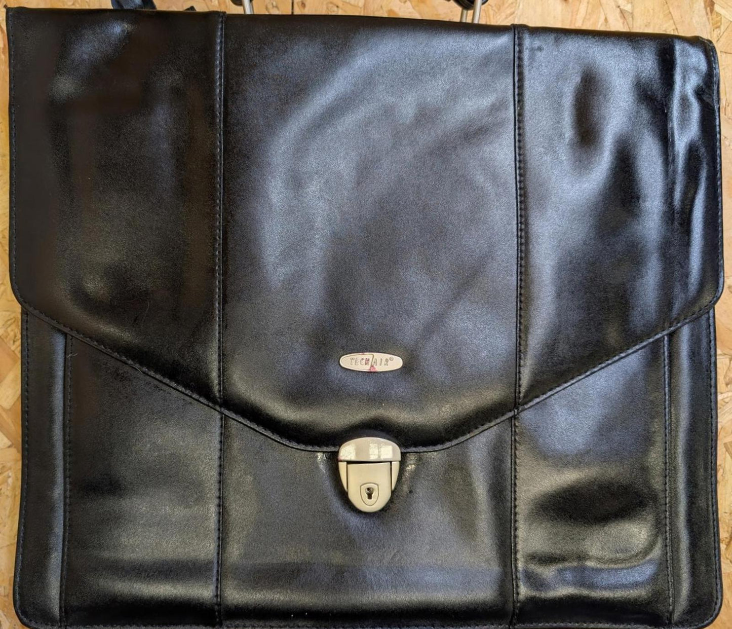 Tech Air Quality Leather Black 16" Messenger Bag Medium Briefcase Satchel Book