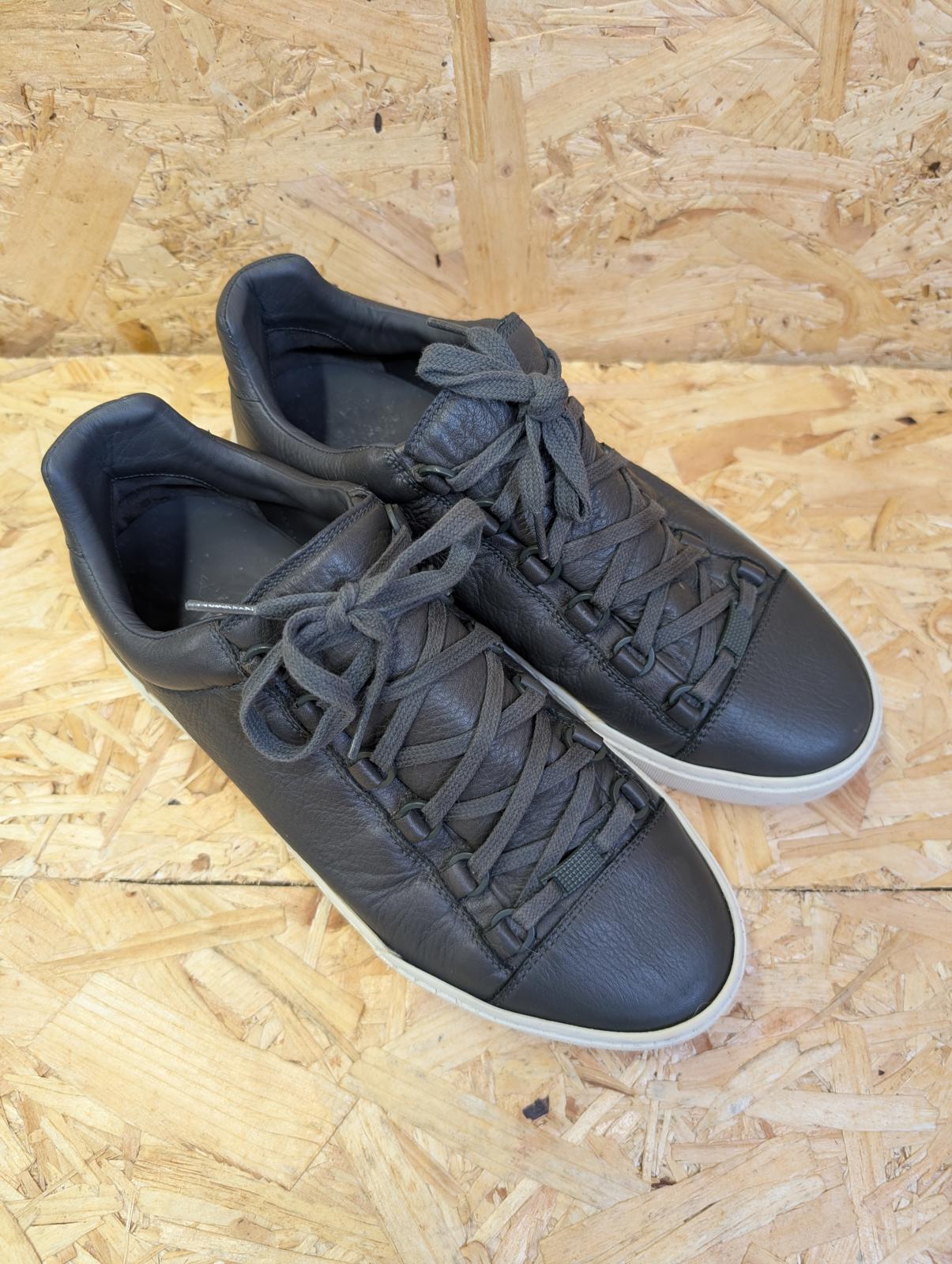 Balenciaga UK 8 EU 42 Arena Leather Low Trainers Grey Lace Cream Sole