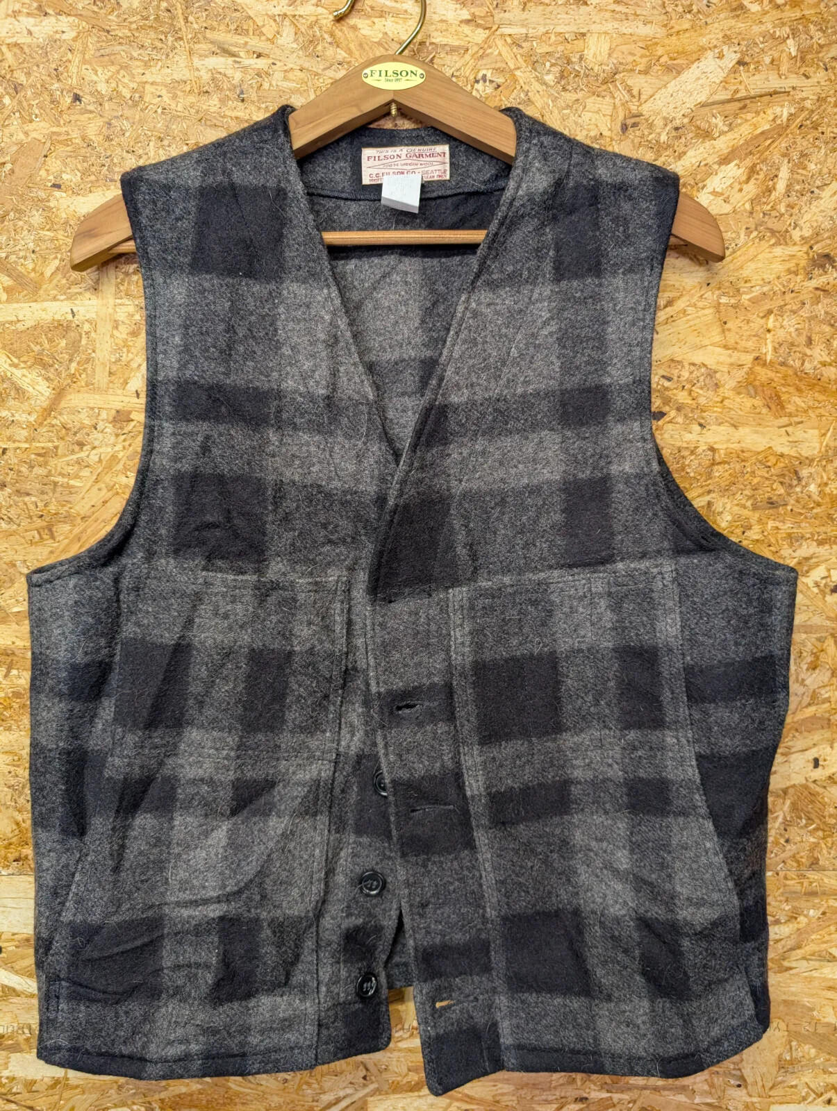 Filson Mackinaw Check Wool Vest Men Large 42 Grey Black Gilet USA Pocket Plaid