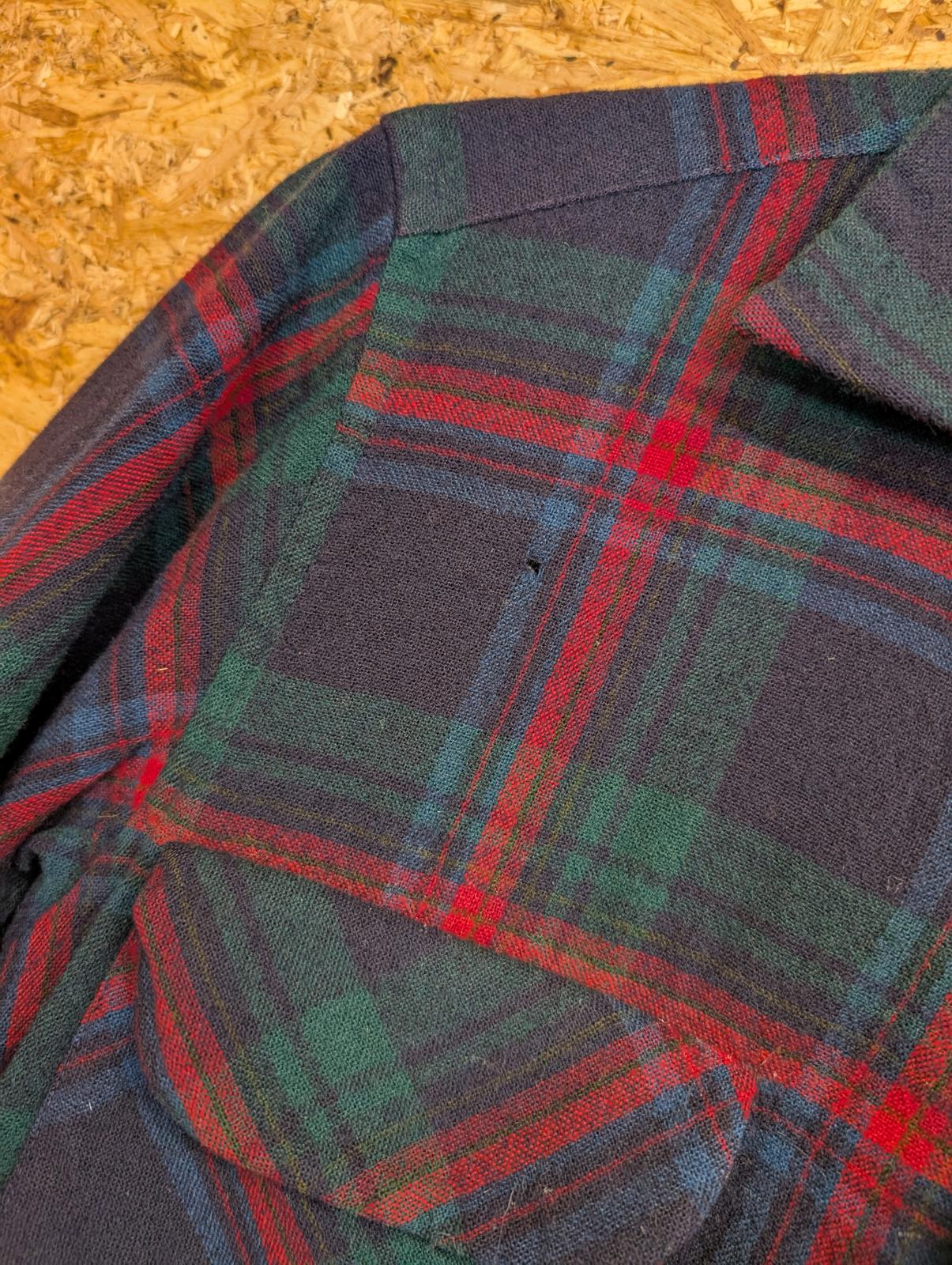 Pendleton Lodge Shirt Medium Red Green Navy Tartan Check Plaid Wool Vintage
