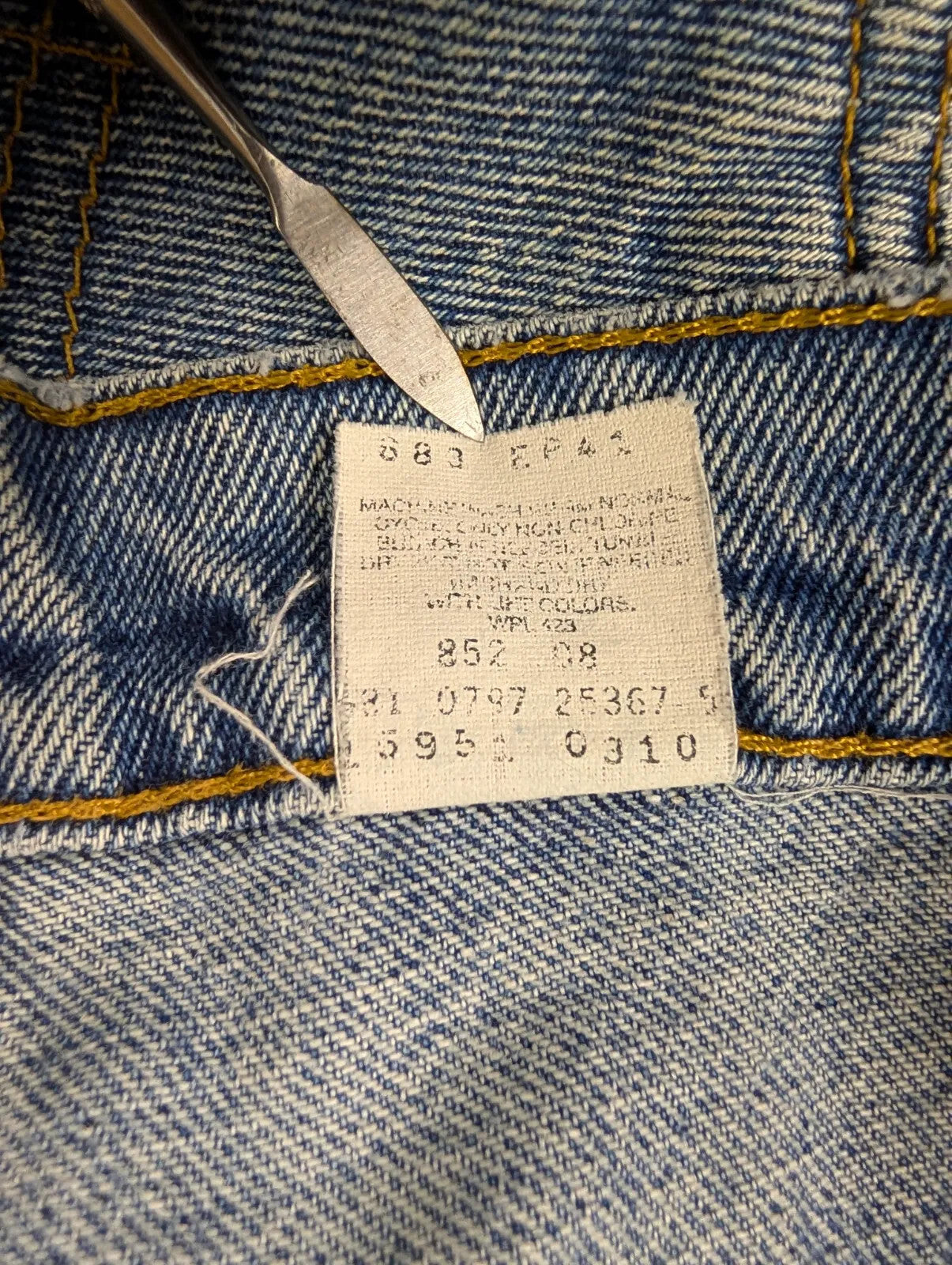 Vintage Levis 550 Jeans UK14 W32 L29 Blue Relaxed Baggy Tapered USA Made 90s
