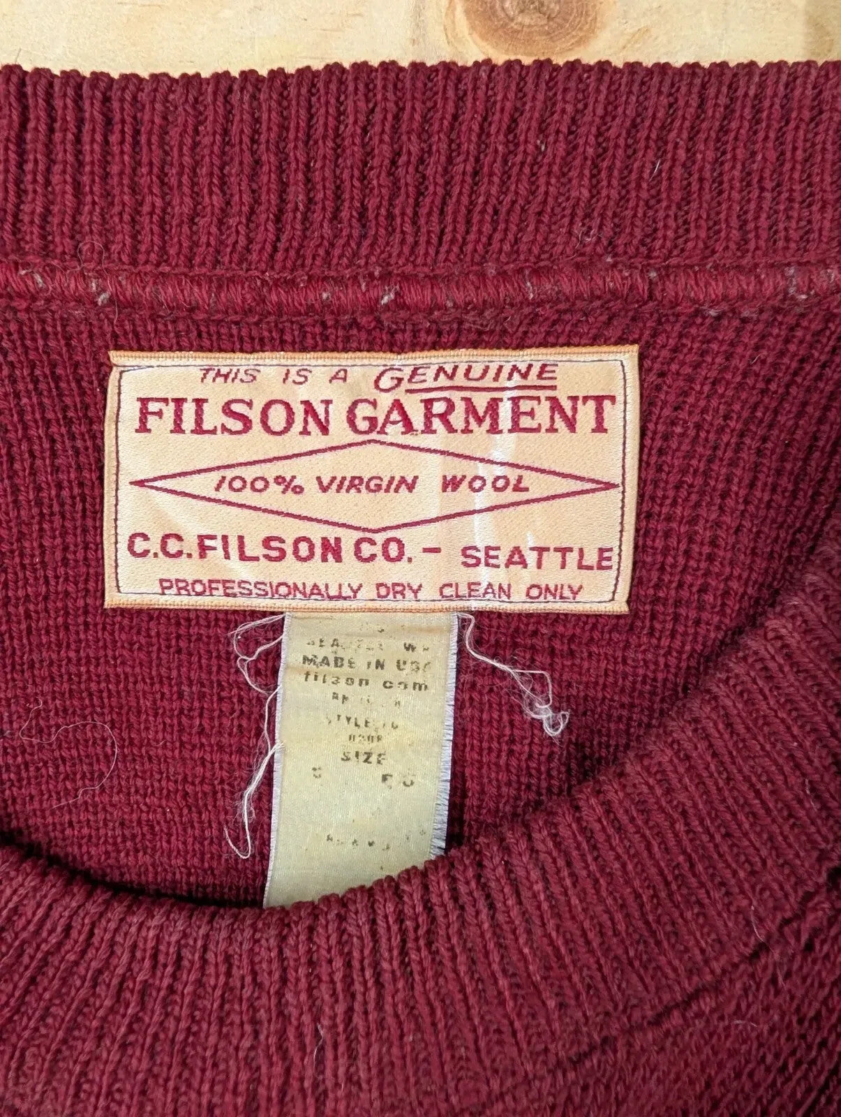 Filson Knitted Jumper Men Large Burgundy Wool Sweater Style 702 USA Made Vintage