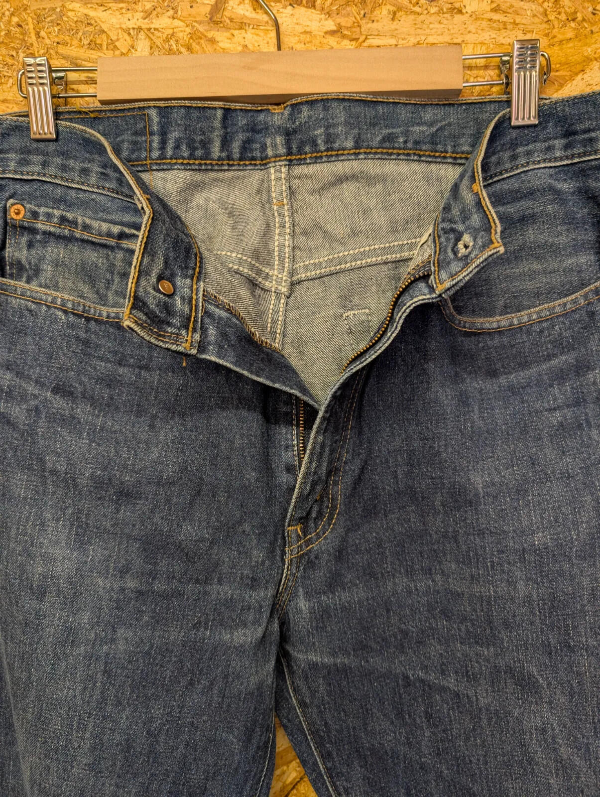 Vintage Levis 401 Bootcut Jeans Mens W34 L32 Dark Blue Wash Denim Zip Fly 90s